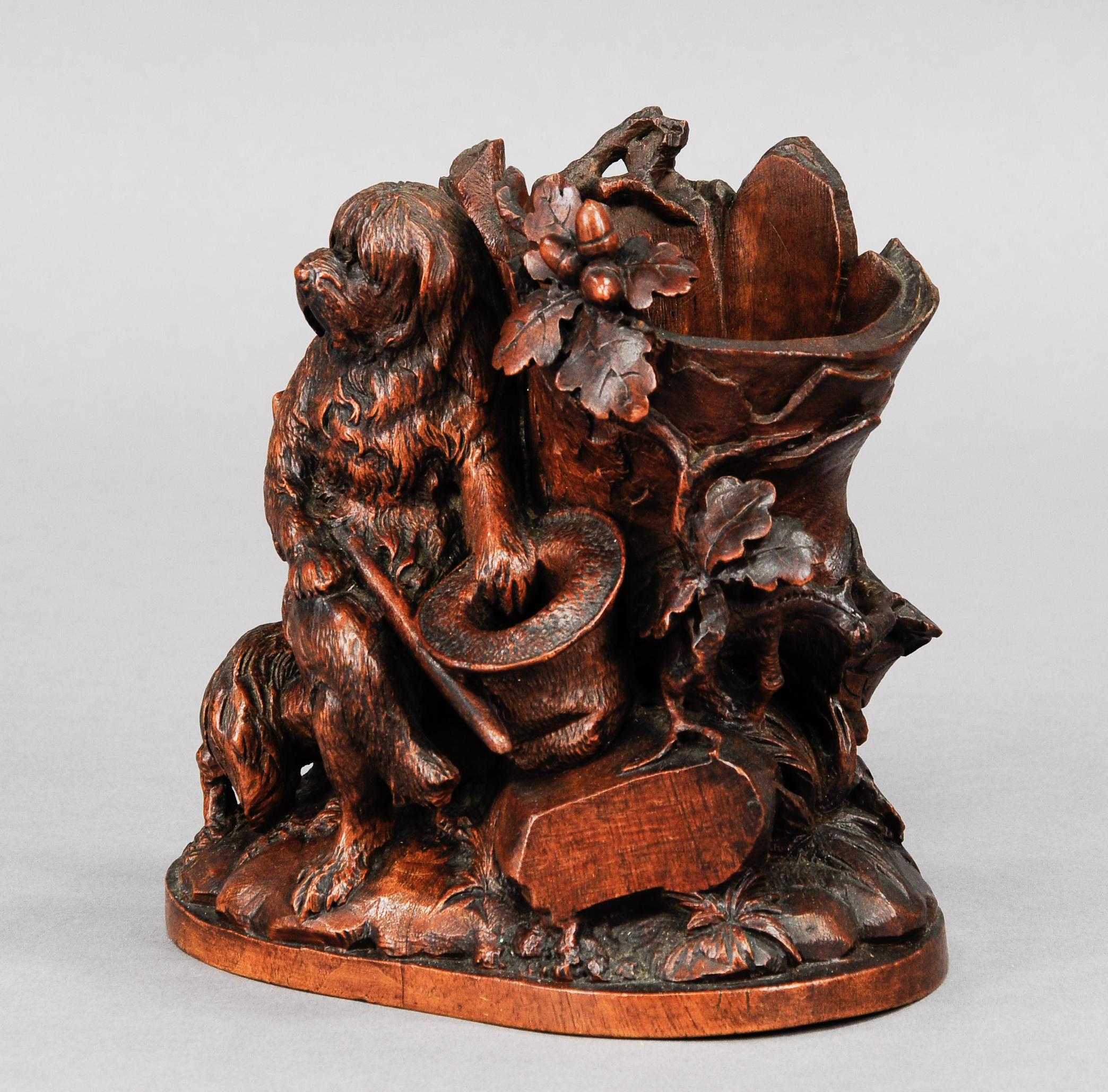 Sculpté à la main Belle statue de chien de la Forêt Noire sculptée, Brienz, datant d'environ 1900 en vente