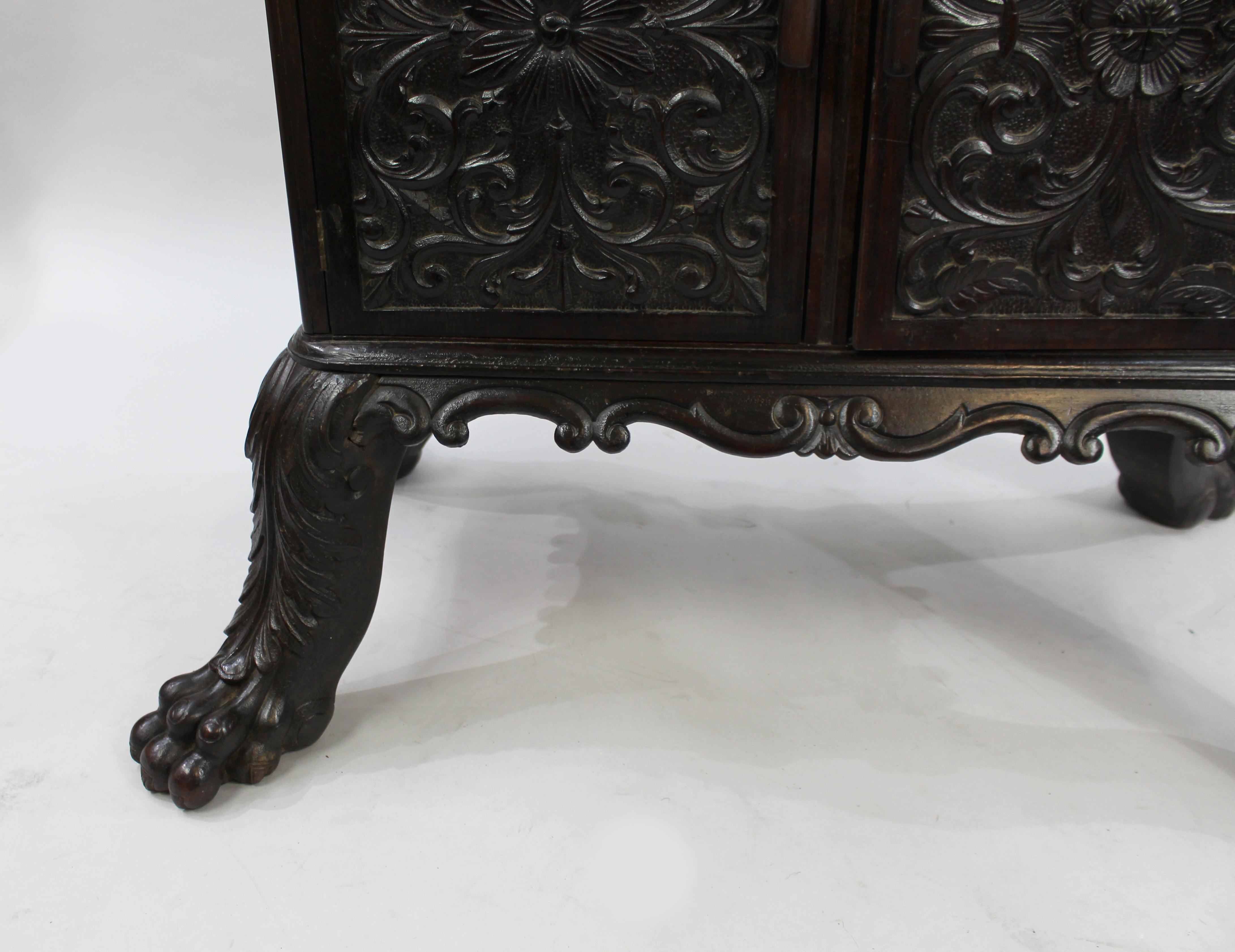 Fine Carved Early 19th C. Chinese Cabinet For Sale 6