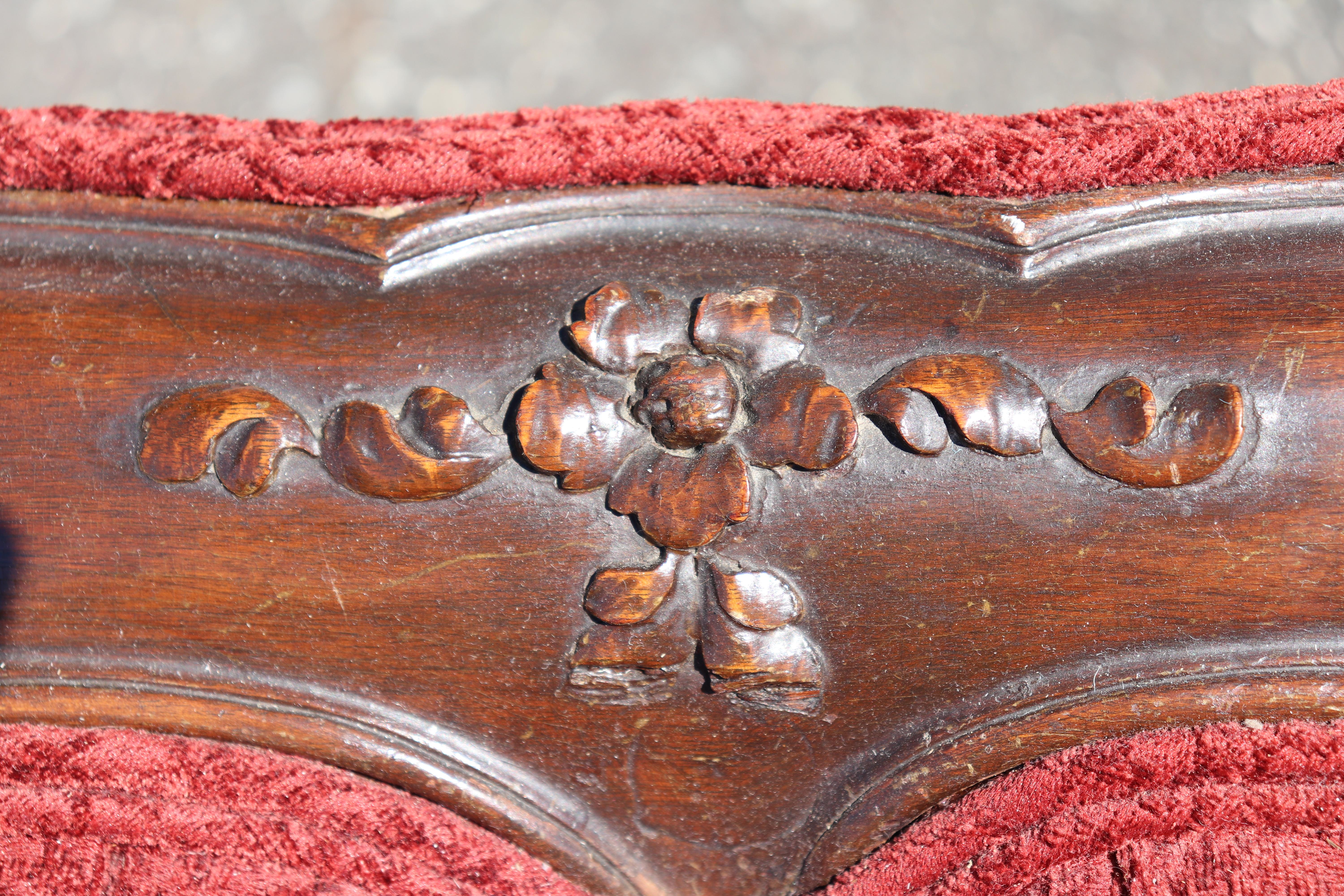 Fino Sofá Settee Francés Tallado Estilo Club Luis XV Circa 1920s en venta 2