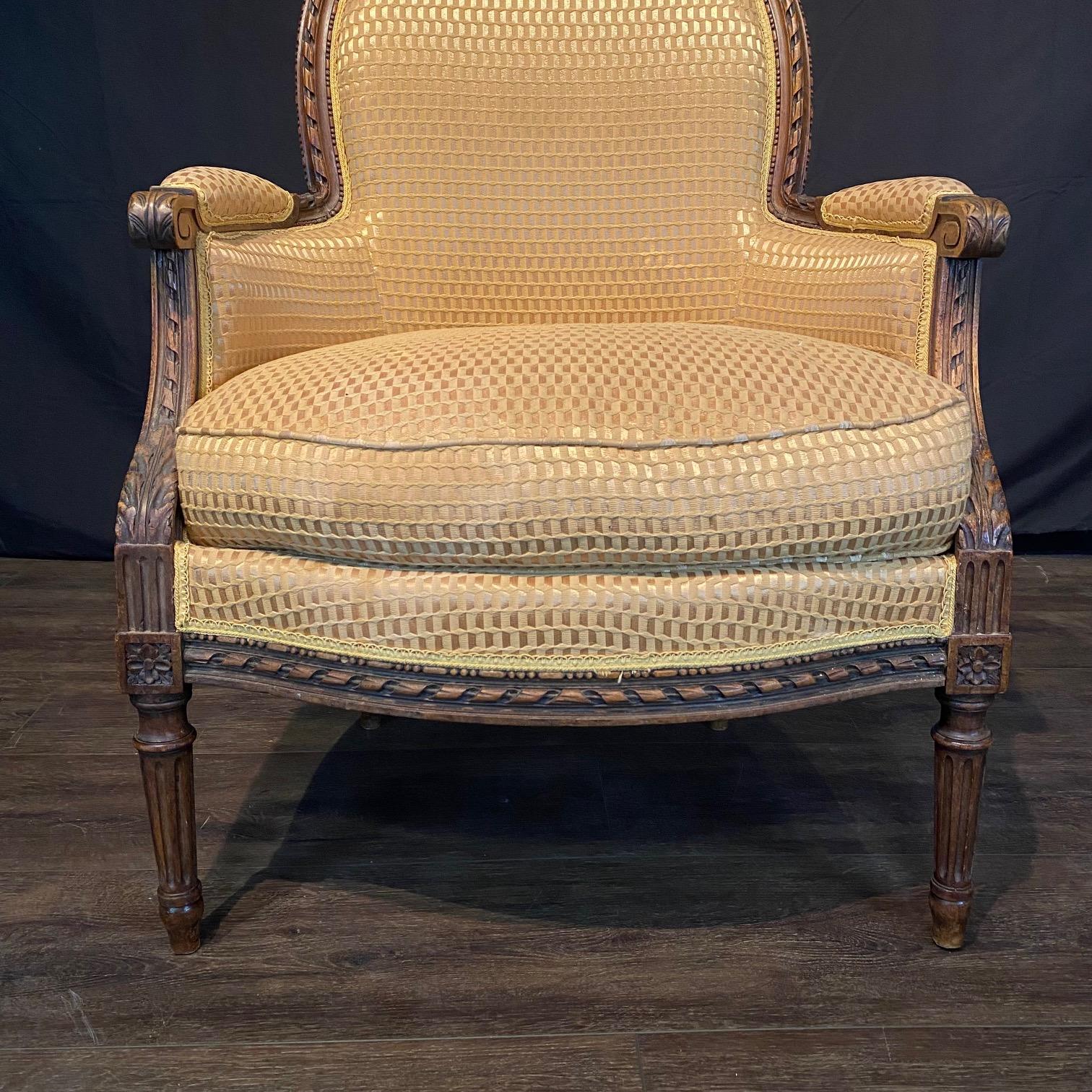 Sillón o Silla Bergere Francés Luis XVI Fino Tallado en venta 2