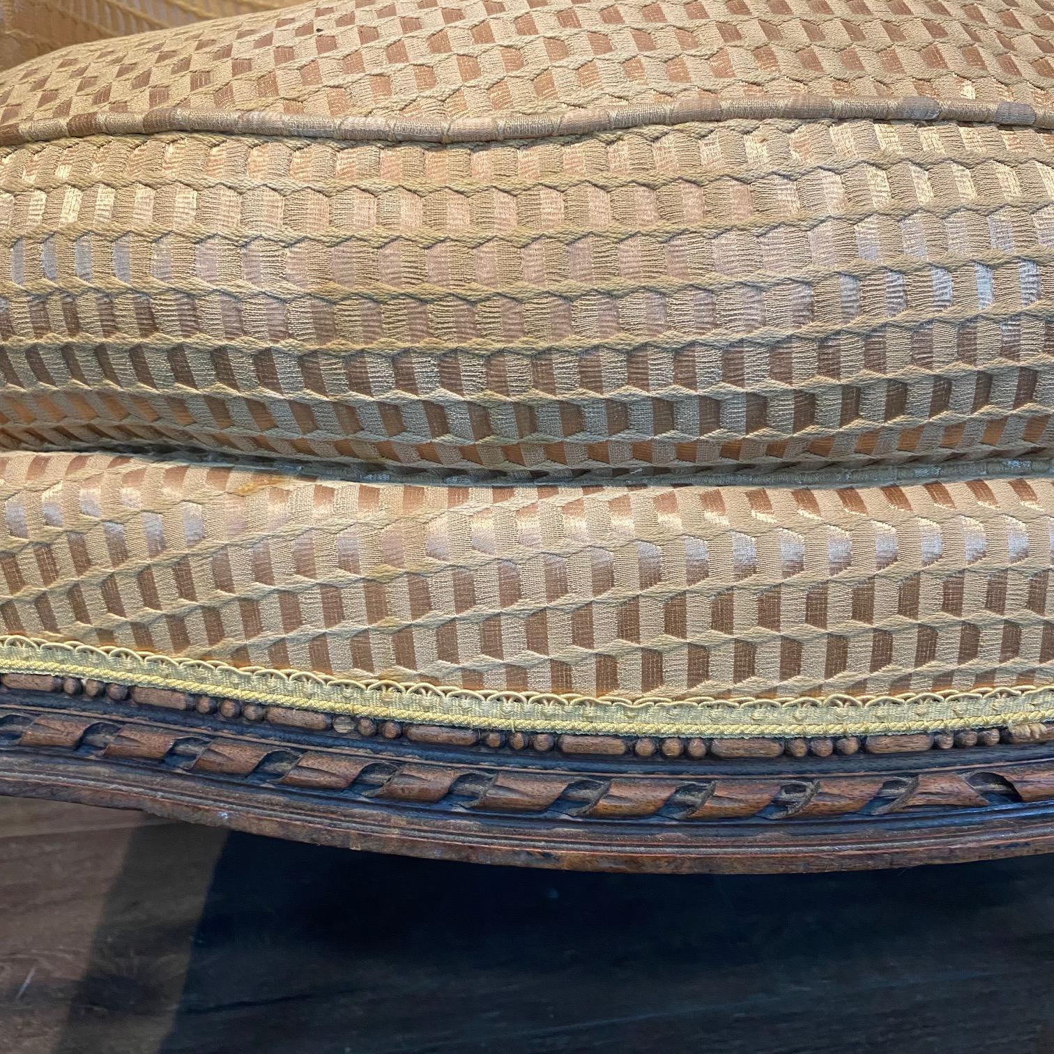 Sillón o Silla Bergere Francés Luis XVI Fino Tallado en venta 4