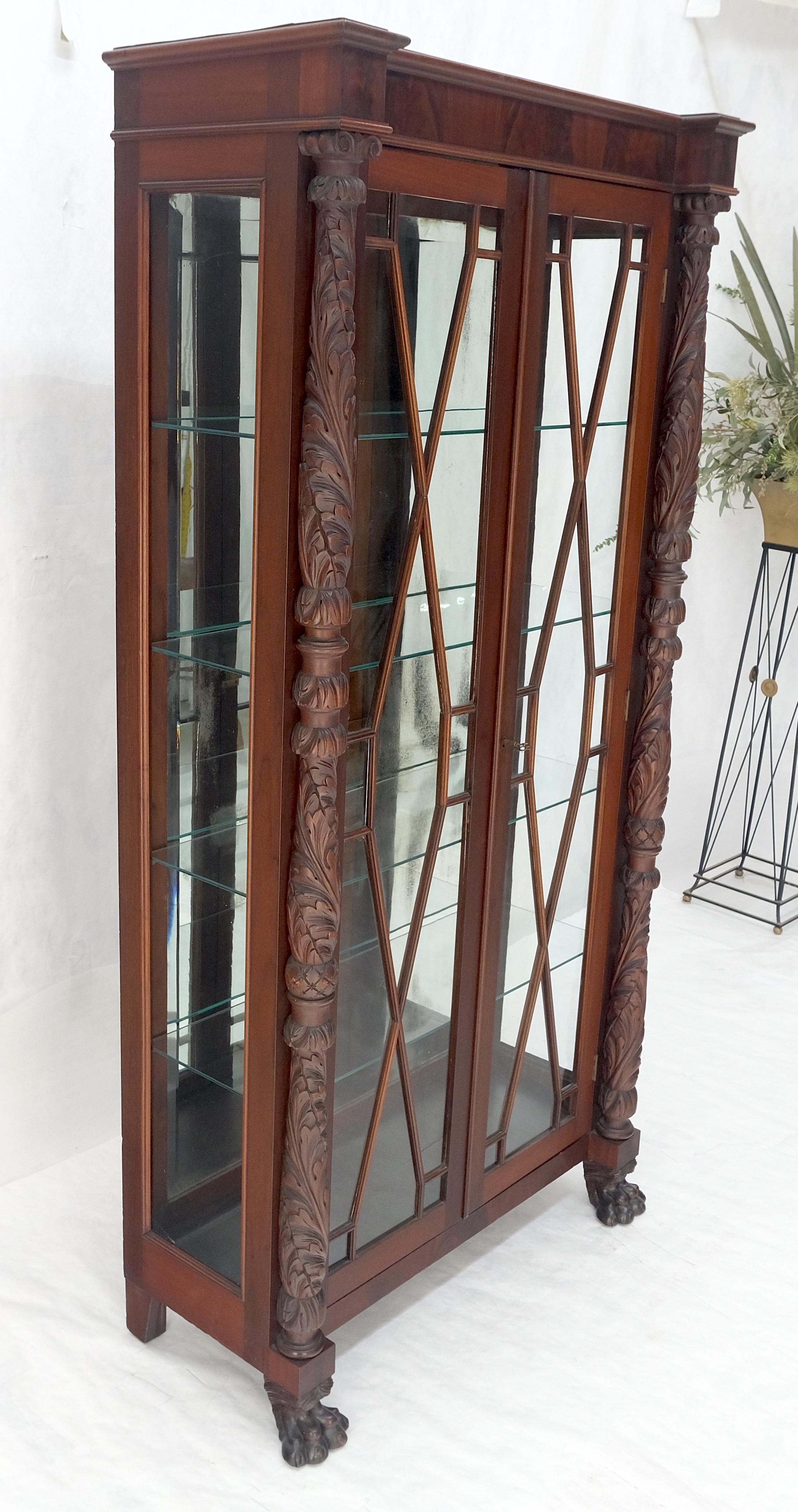 Fine Mahogany Sculptée Claw Feet Glass Shelved Bookcase Display Cabinet Stunning en vente 3
