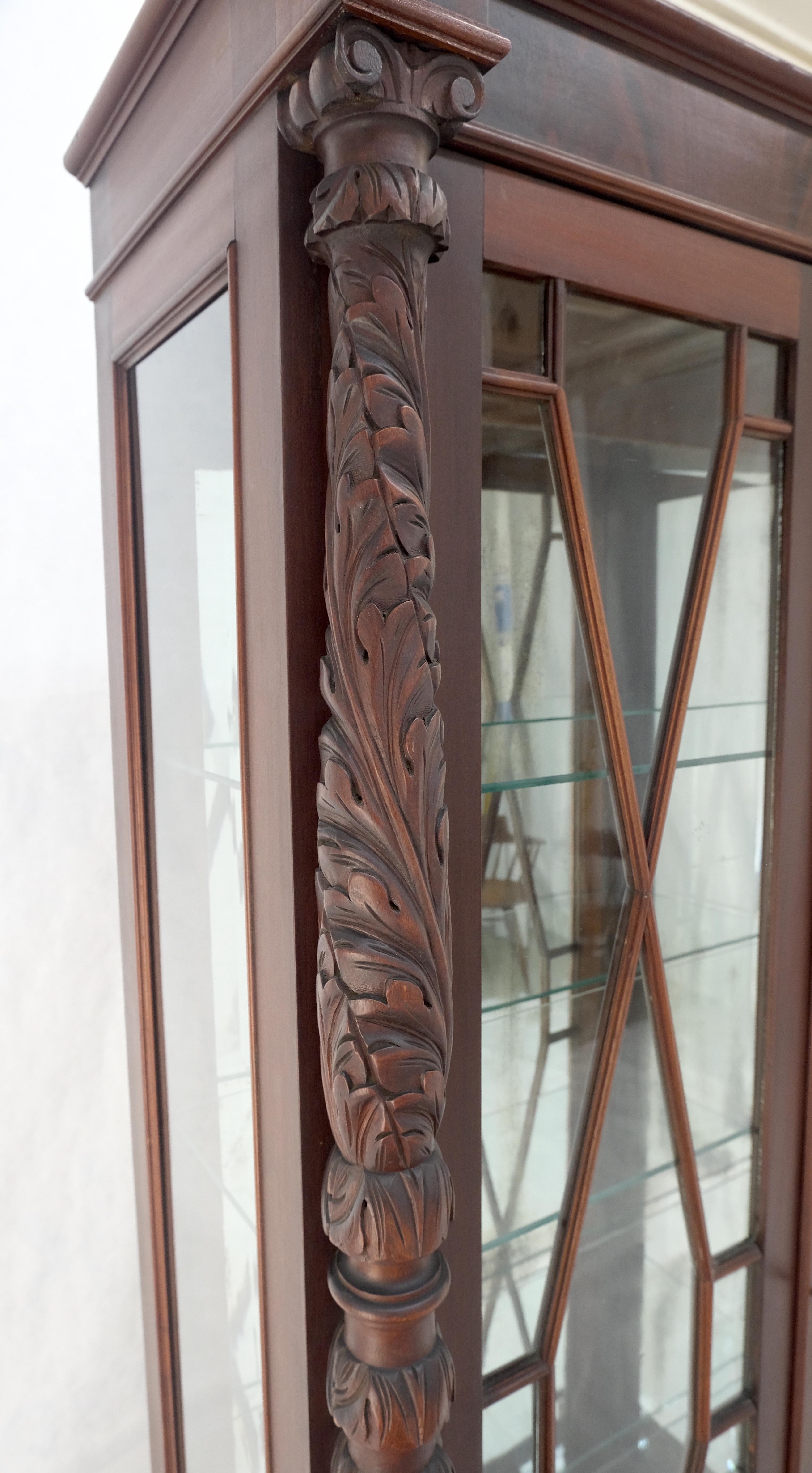 Fine Mahogany Sculptée Claw Feet Glass Shelved Bookcase Display Cabinet Stunning en vente 4