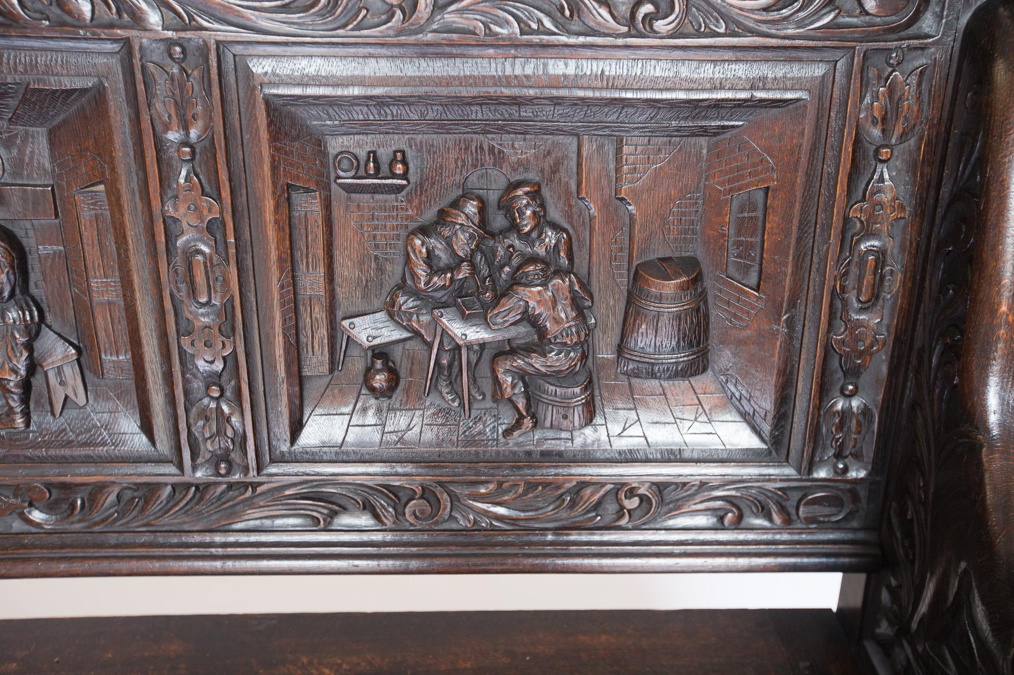 Neogotico Seduta a cassetta in legno di quercia intagliato di pregio del 1900 circa in vendita