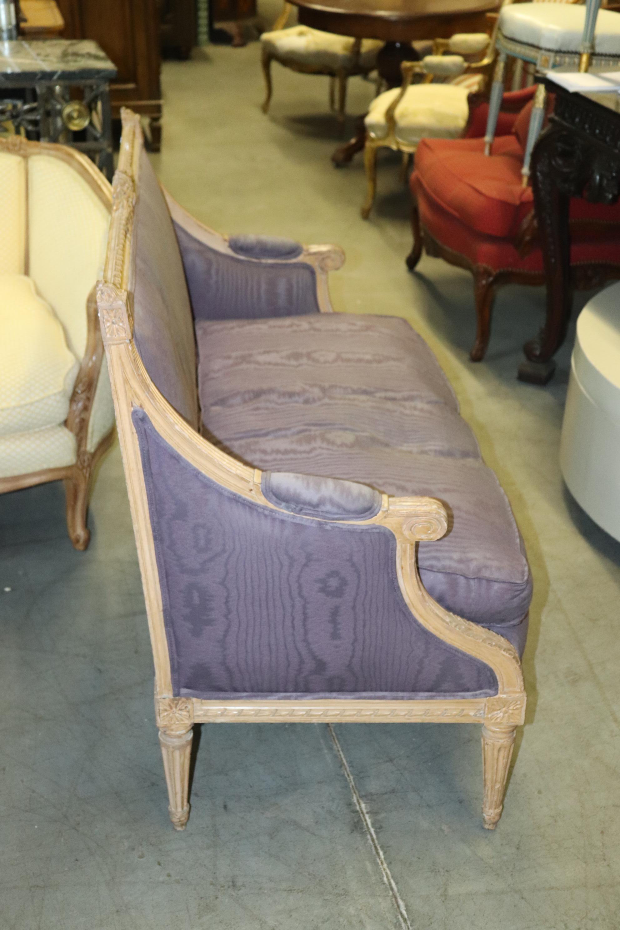 Fine Carved Painted French Louis XV Marquis Canape Settee, circa 1920 In Good Condition In Swedesboro, NJ