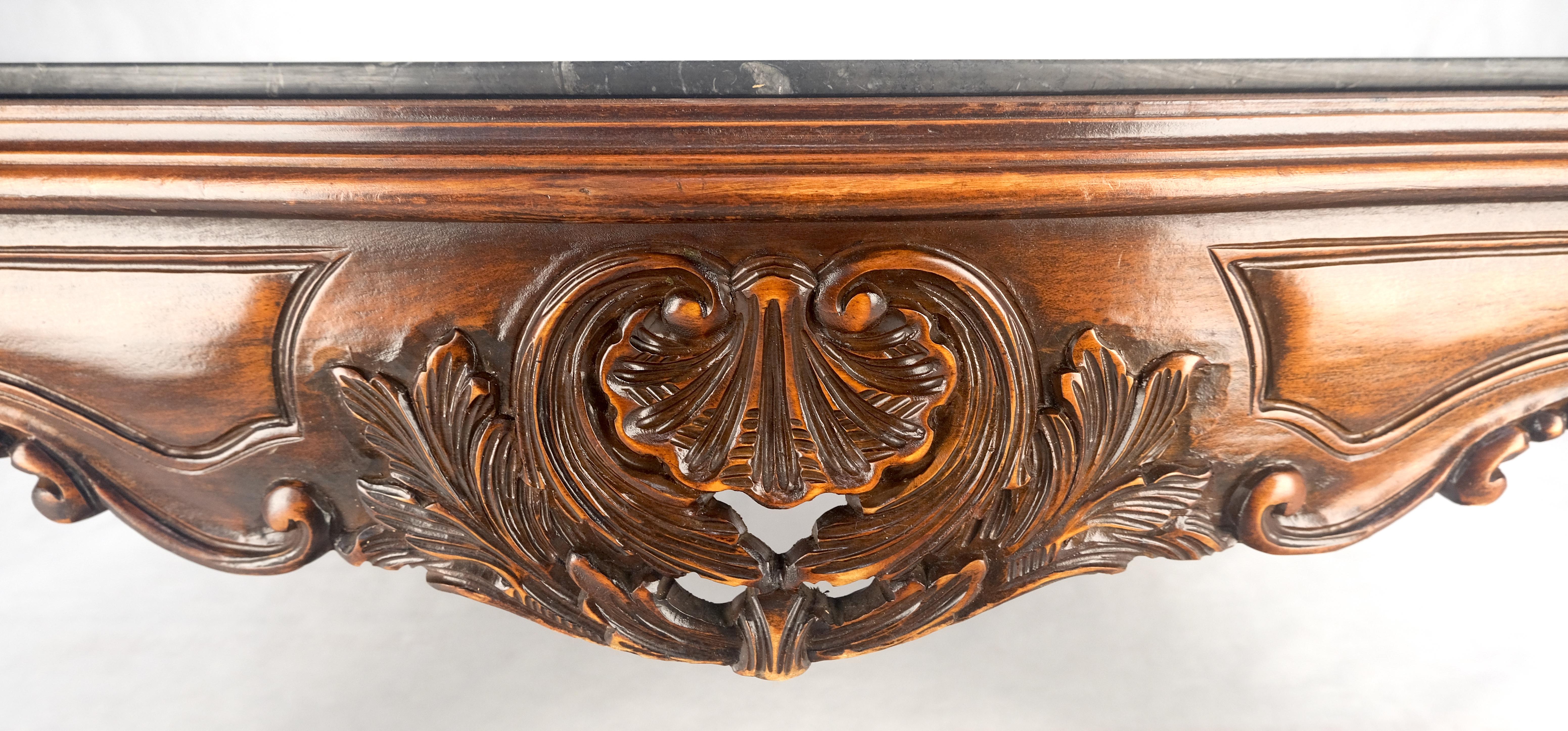 Fein geschnitzt Regency Revival Französisch Schwarz Marmor Top Square Couchtisch MINT! im Zustand „Gut“ im Angebot in Rockaway, NJ
