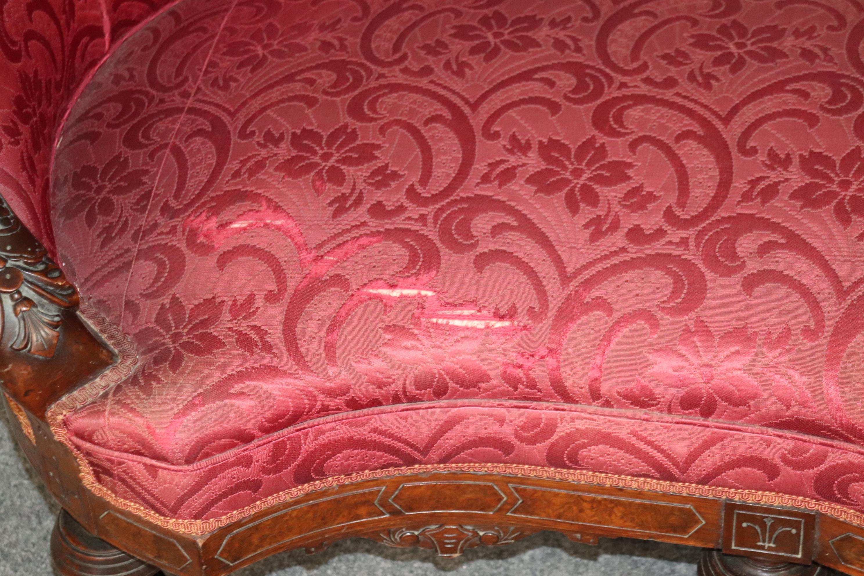 Fine Carved Walnut John Jellif American Victorian Parlor Sofa Settee circa 1860s 12