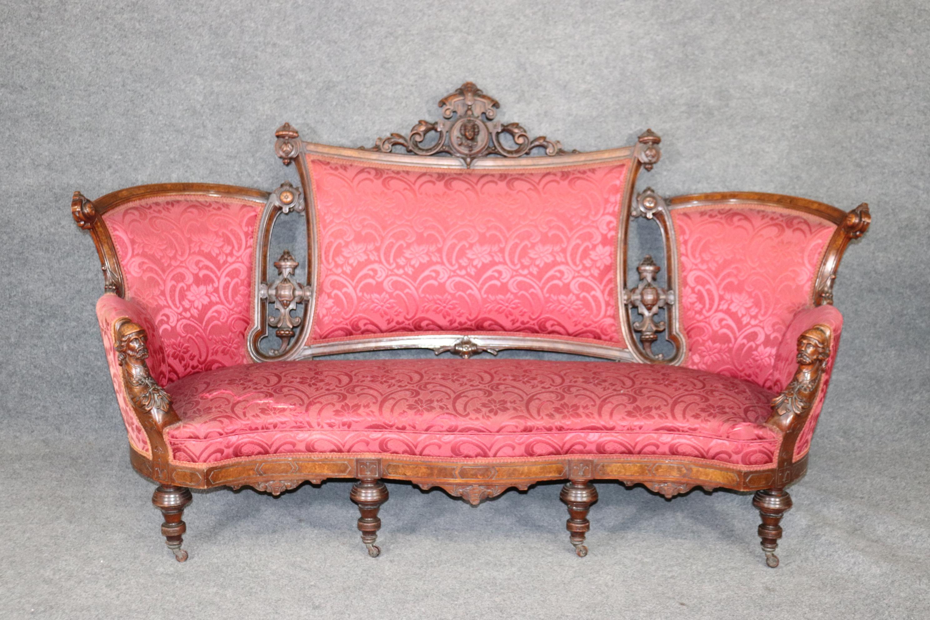High Victorian Fine Carved Walnut John Jellif American Victorian Parlor Sofa Settee circa 1860s