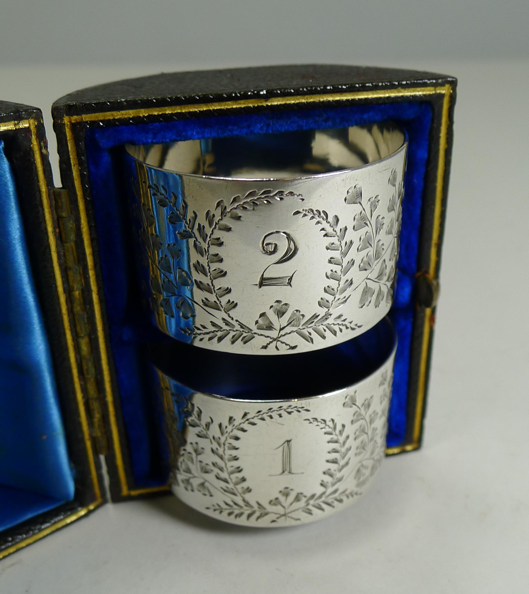Fine Cased Pair of Antique English Sterling Silver Napkin Rings, Ferns In Excellent Condition In Bath, GB