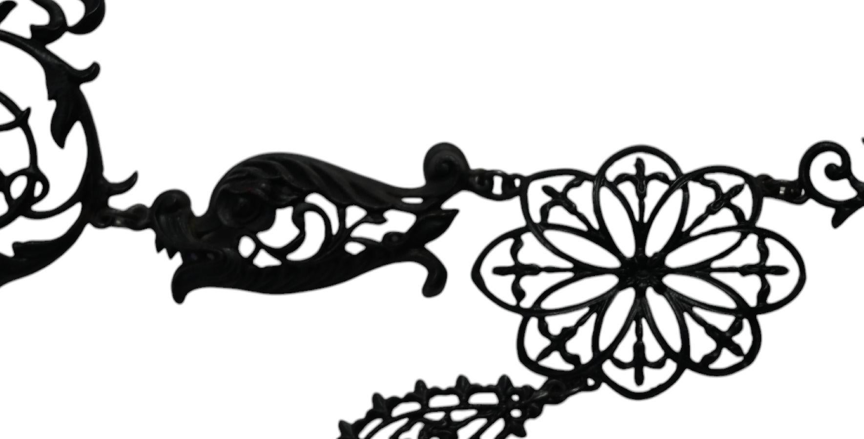 Fine Cast Berlin Iron Necklace, Early 19th Century In Good Condition For Sale In Bilzen, BE