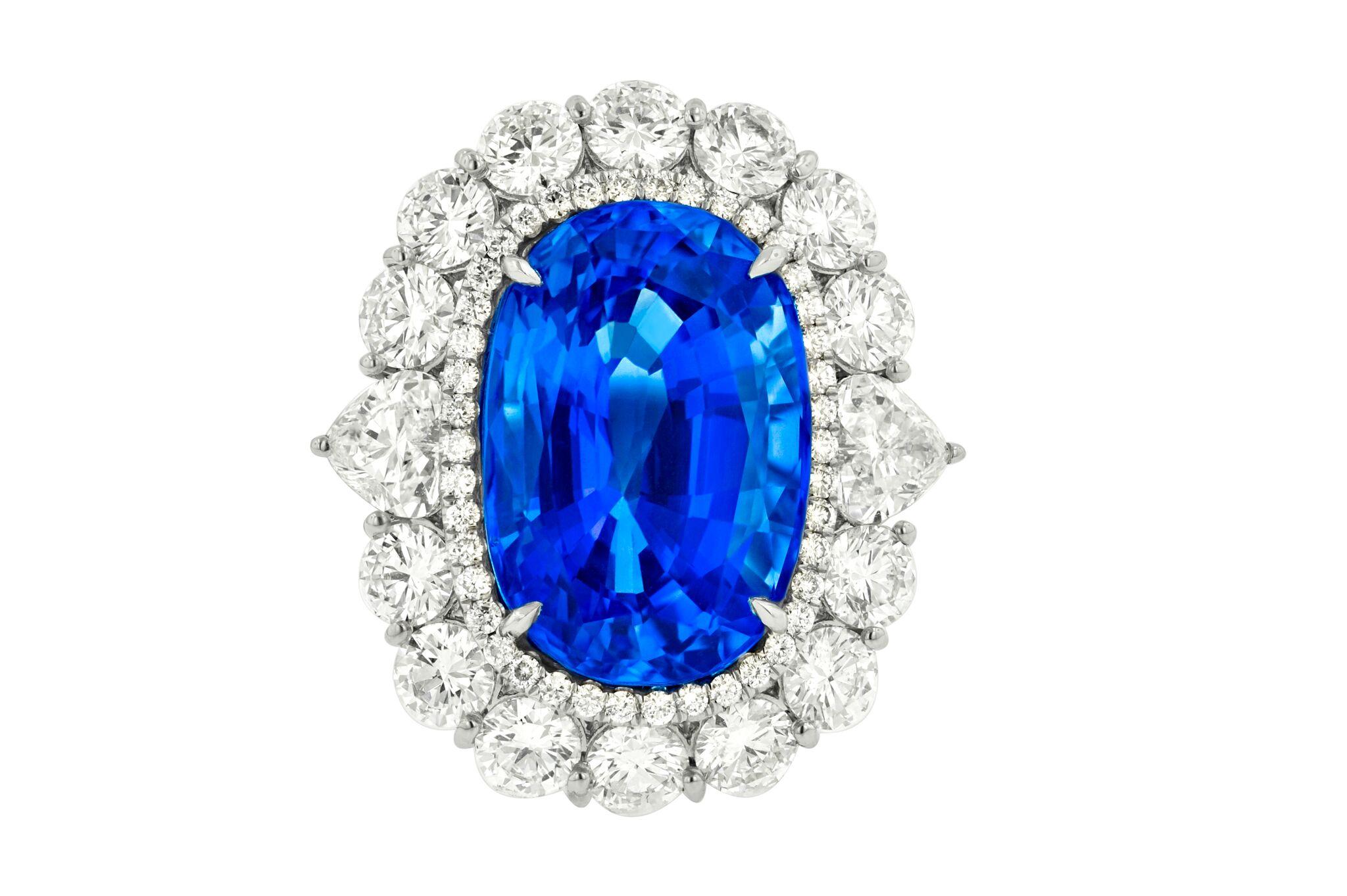 Fine Ceylon Sapphire and Diamond Ring In New Condition For Sale In New York, NY