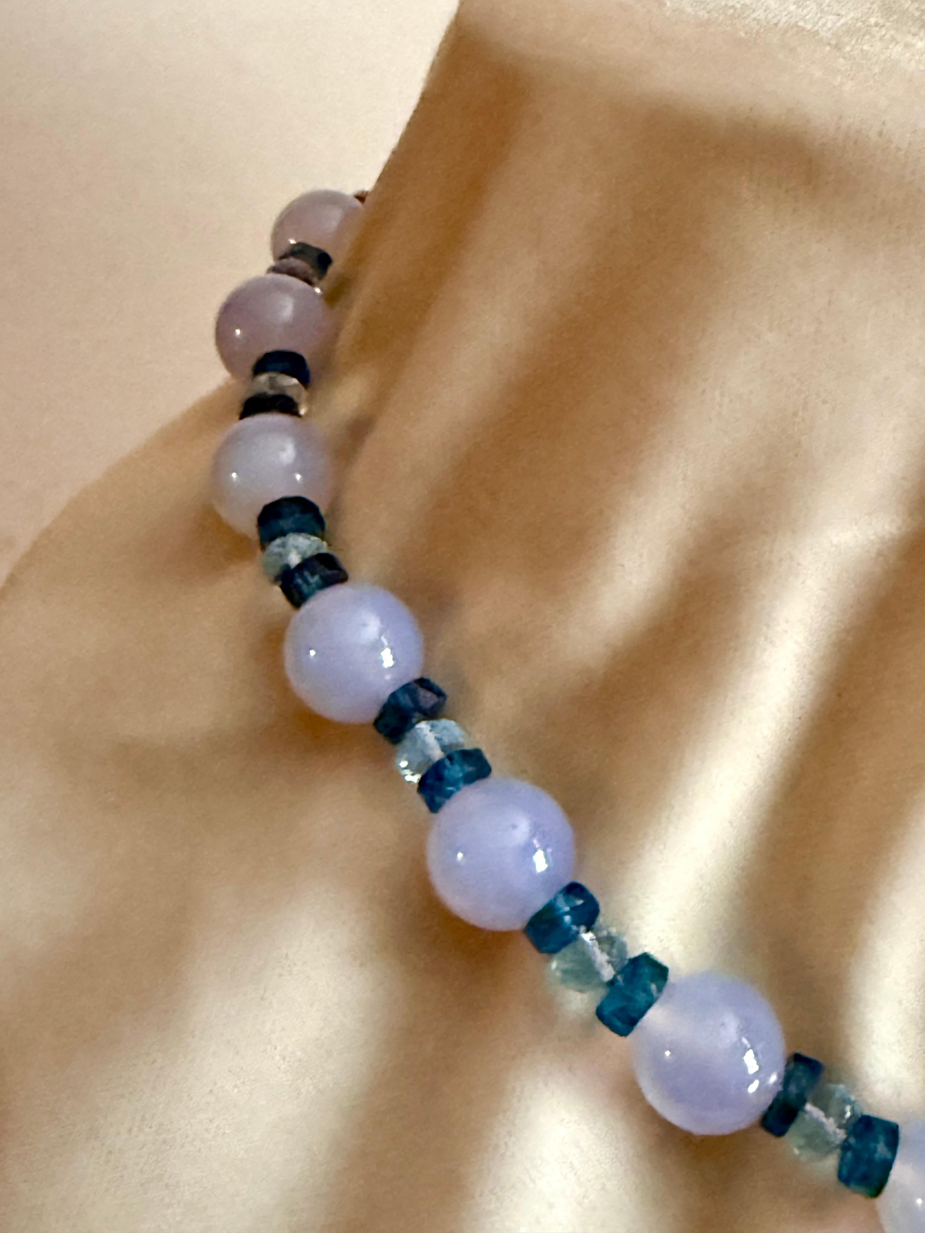 Collier en calcédoine, bleu de Londres et topaze bleu ciel. en vente 1
