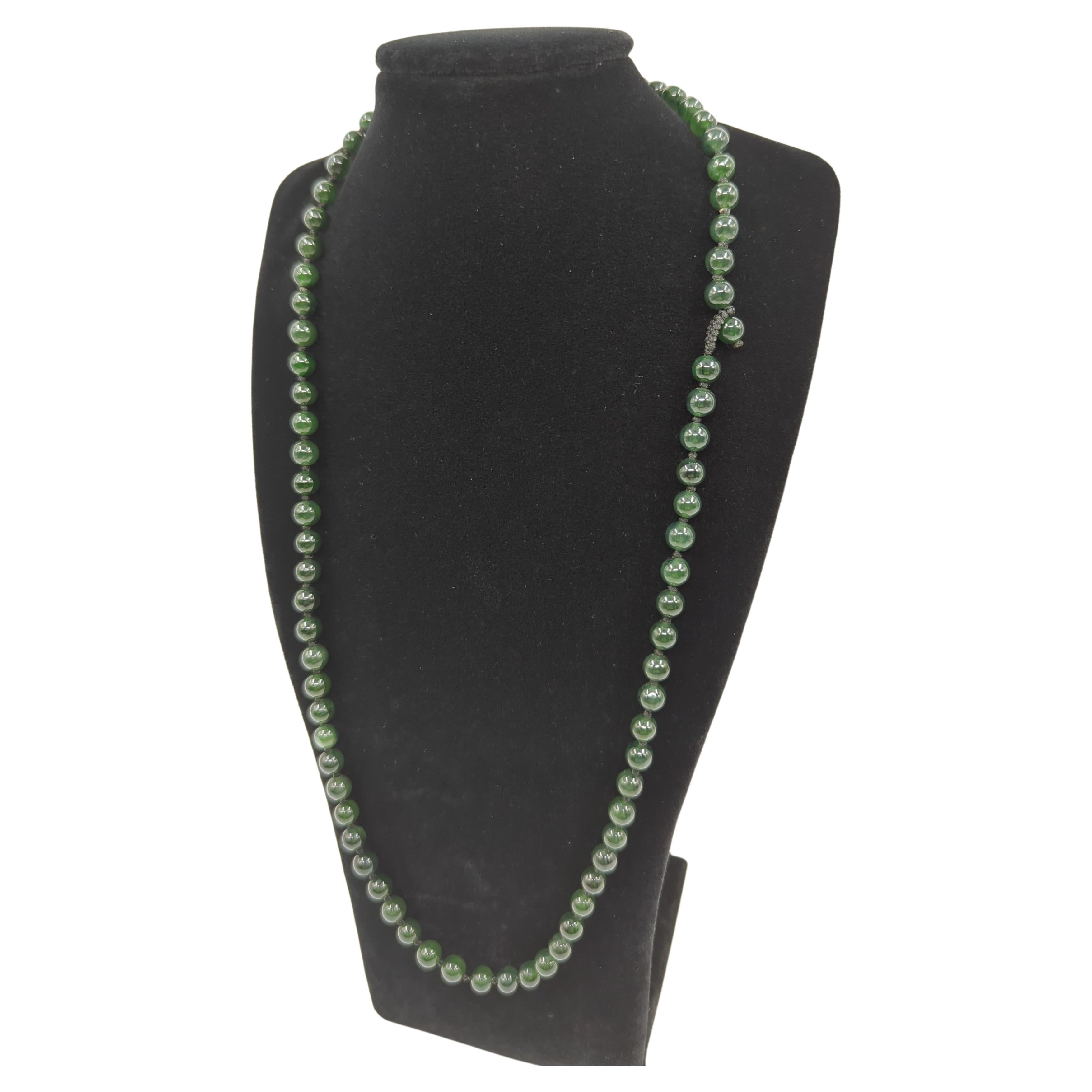 Collana di perline in giadeite cinese intagliata a inchiostro, per un totale di 22