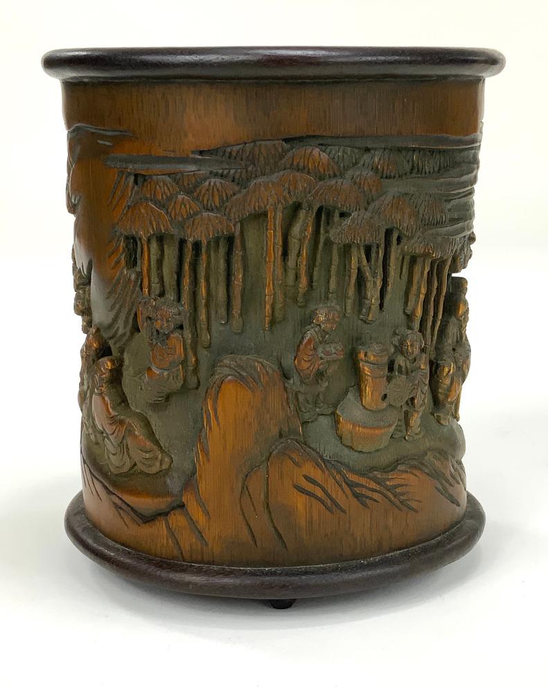 Fine Chinese Bamboo Root Carved Brush Pot In Good Condition For Sale In Hampstead, QC