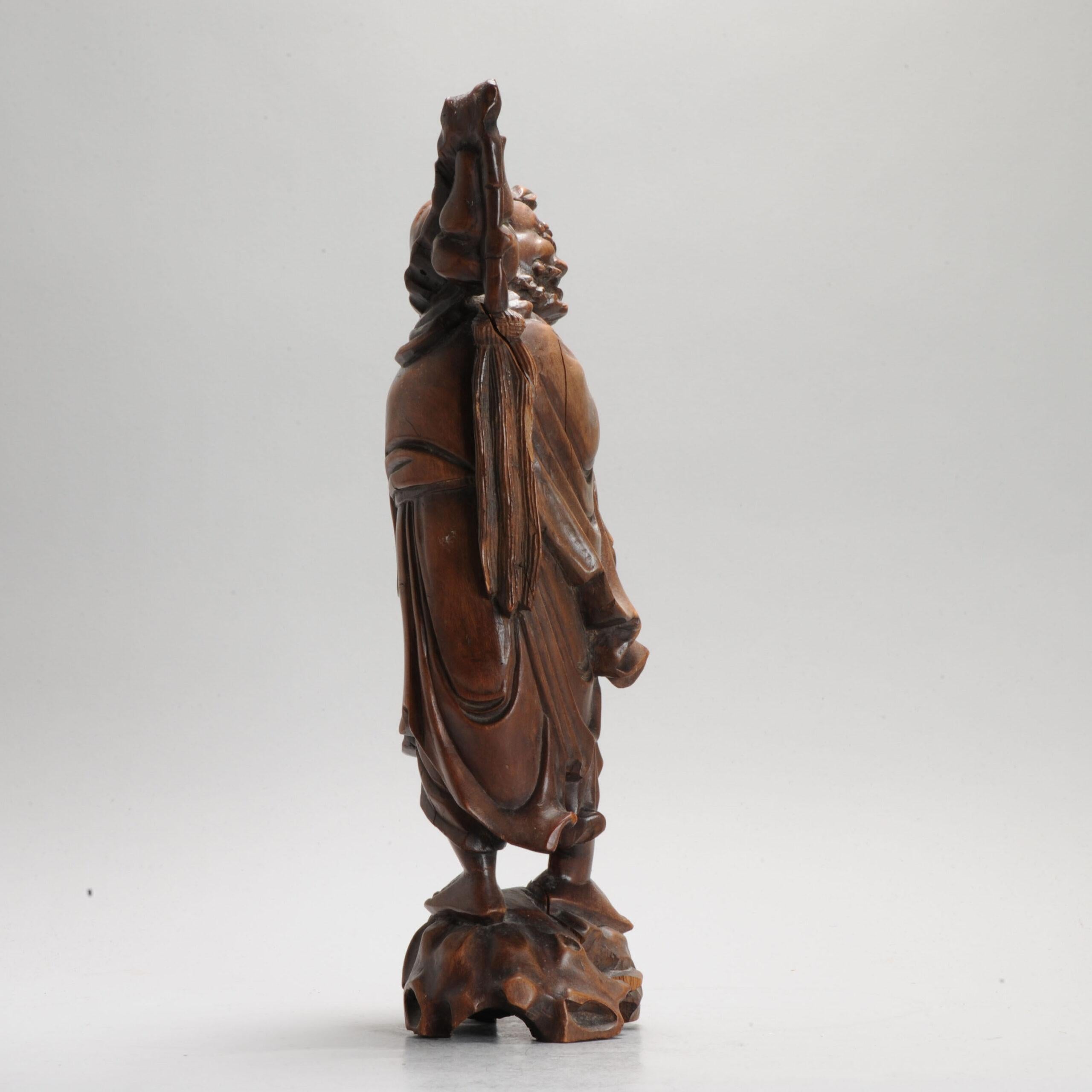 Ca 1900 Bella statua cinese in legno intagliato di una donna con ombrellino. Cina, statua in legno finemente intagliata.

Informazioni aggiuntive:
Materiale: Wood / Bamboo
Regione di origine: Cina
Periodo: xIX secolo
Periodo della dinastia cinese: