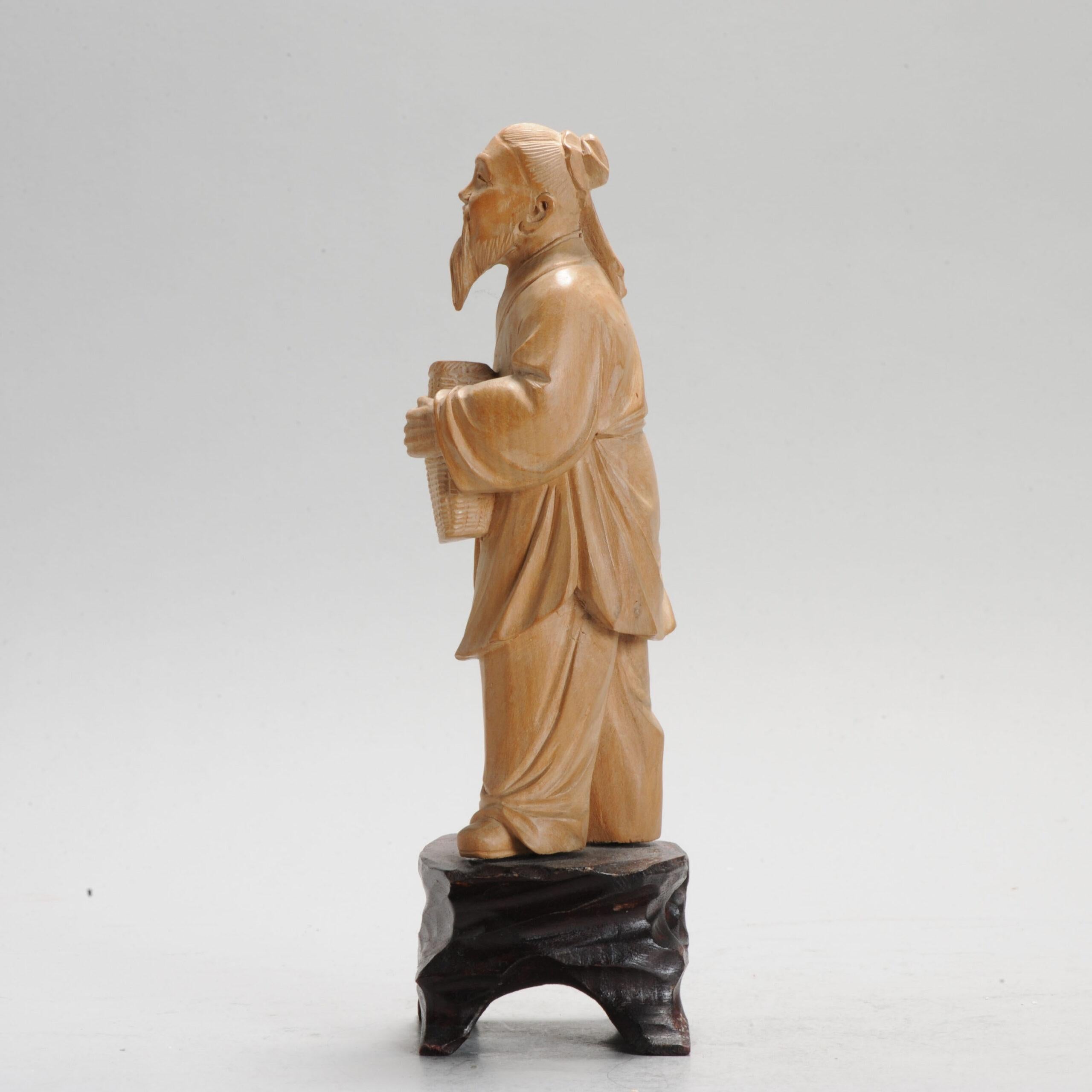 Ca 1900 Fine Chinese Carved Wood Statue of a Man CHinese Antique.

China, finely carved wooden statue.

Additional information:
Material: Wood / Bamboo
Region of Origin: China
Period: 19th century
China Dynasty Period: Qing (1661 - 1912)
Condition: