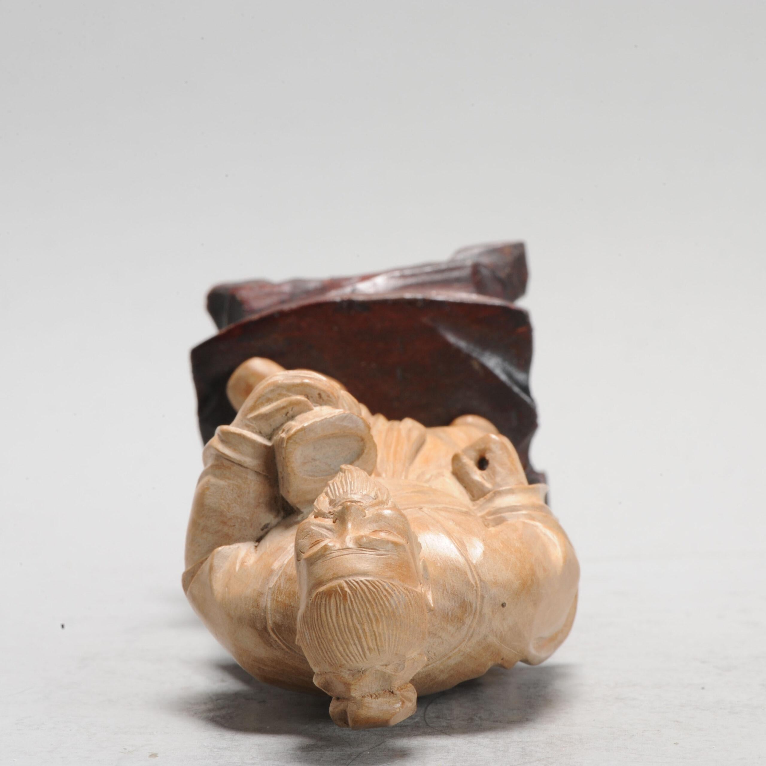 Qing Fine Chinese Carved Wood Statue of Man Chinese Antique, ca 1900 For Sale