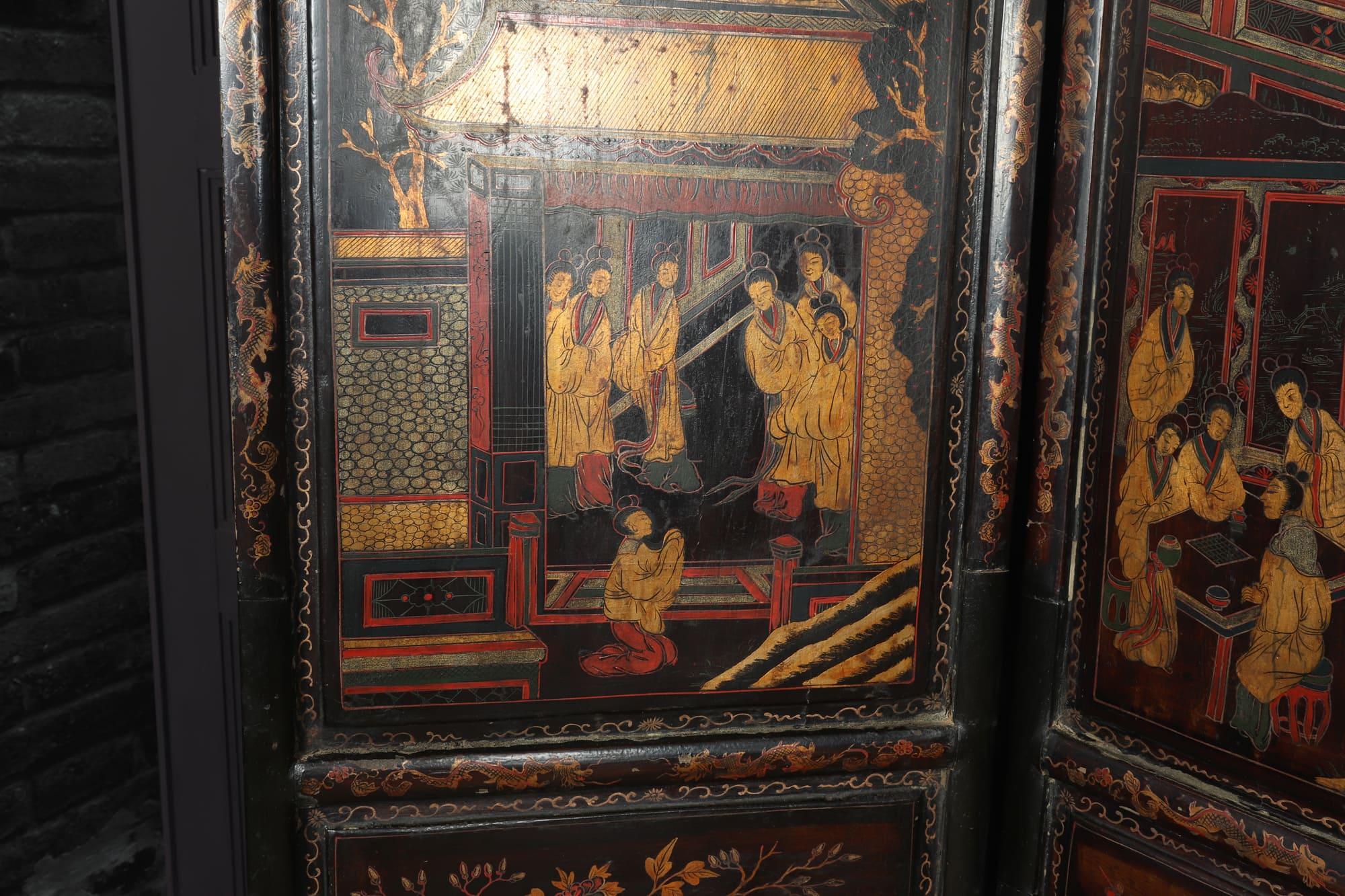Mid-19th Century Fine Chinese Export Gilt and Black Lacquer Screen, c1840