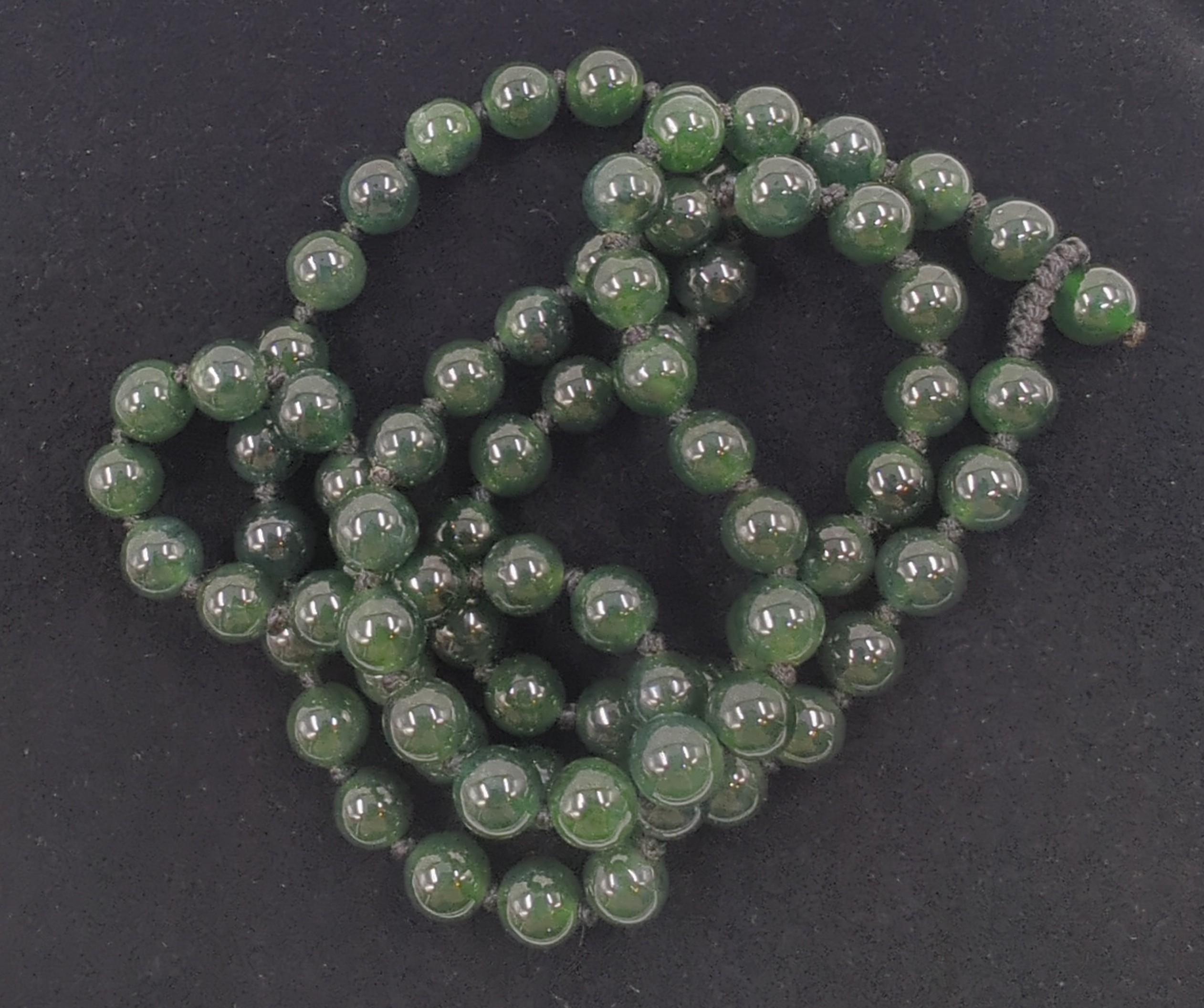 Feine chinesische A-Grade natürliche durchscheinende Tinte Grüner Jadeit Perlen Halskette 22