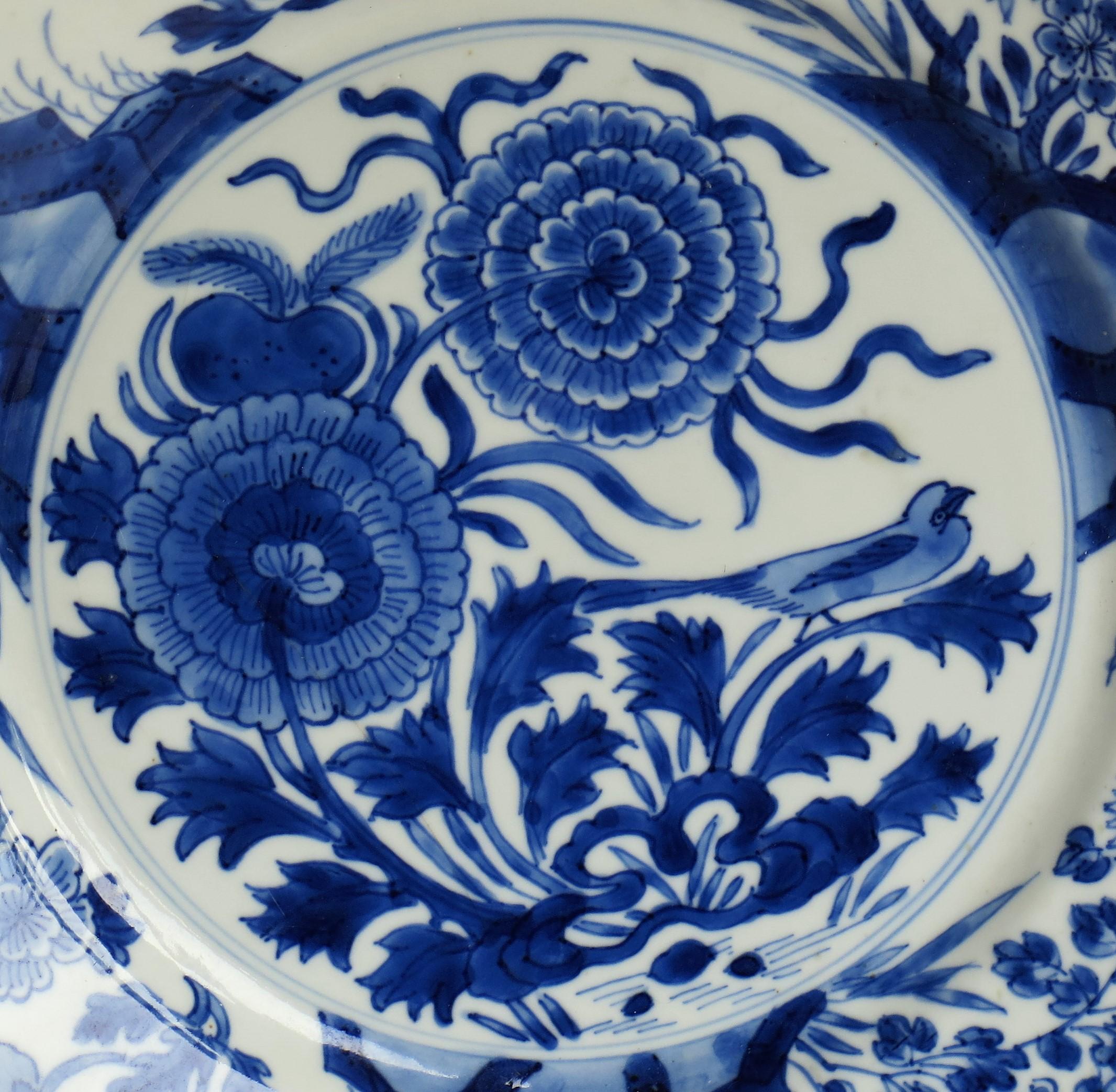 17th Century Fine Chinese Porcelain Blue and White Plate, Kangxi Period & Mark, circa 1700