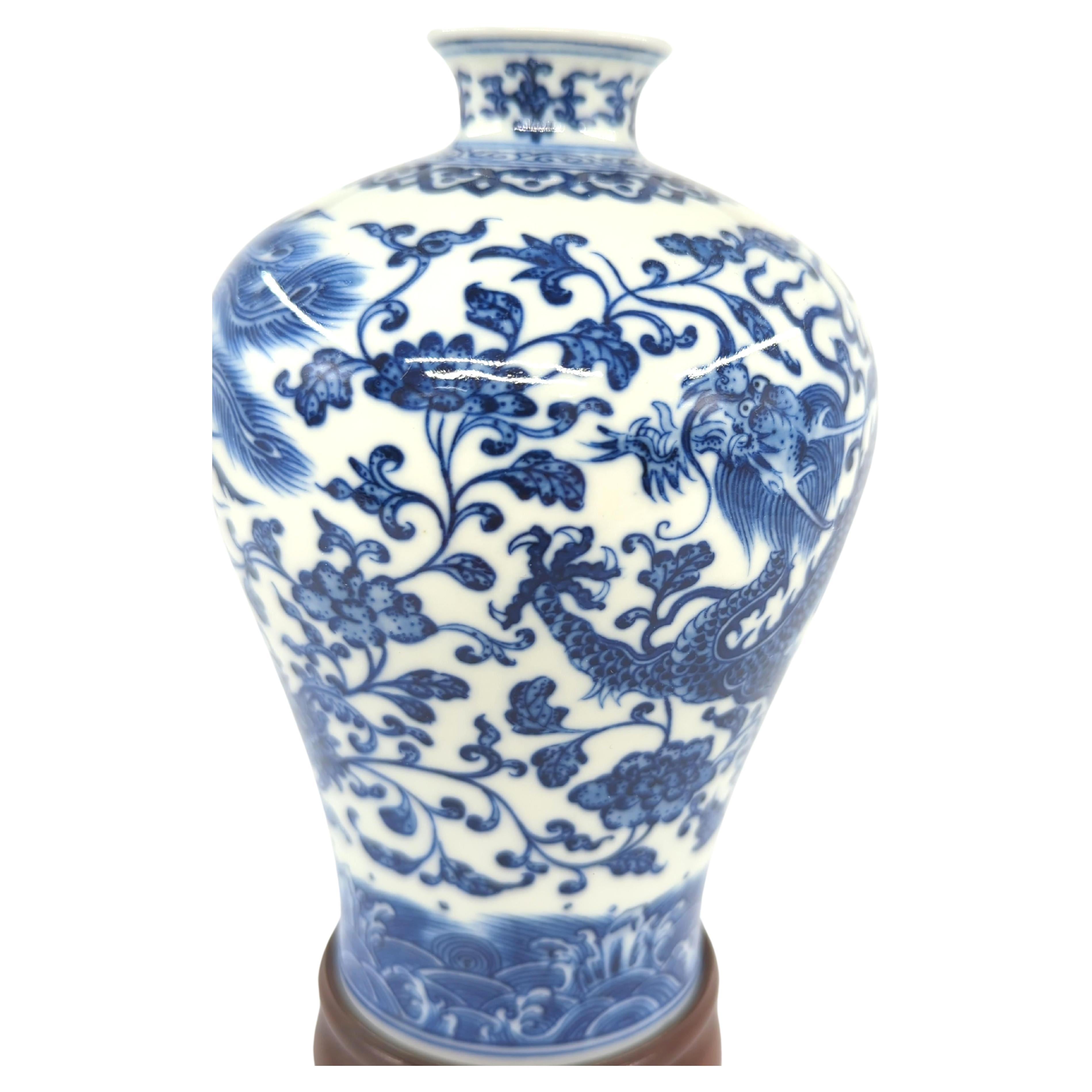 Fine Chinese Porcelain Blue&White Dragon Phoenix Meiping Vase Stand Modern 20c For Sale 4