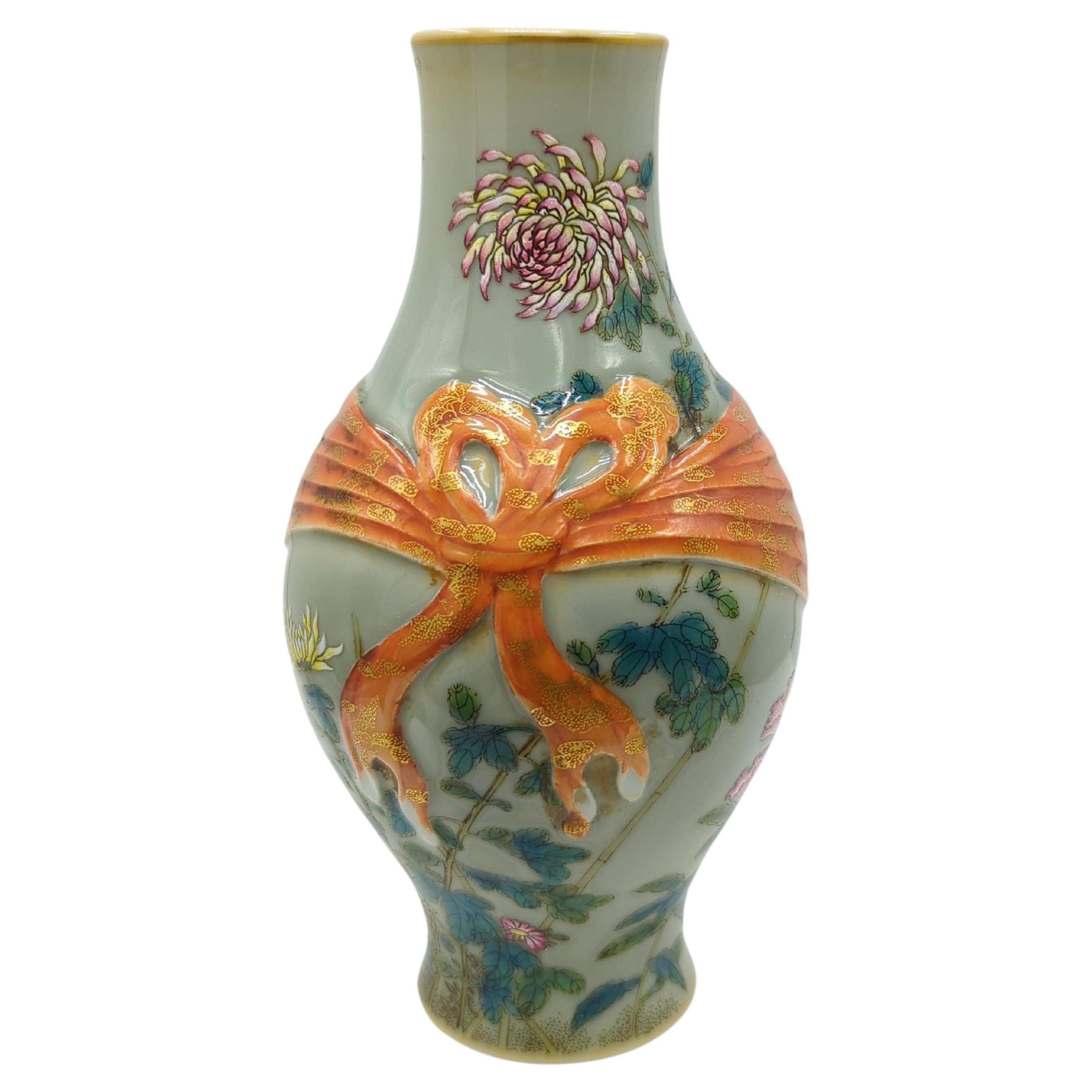 Fine Chinese Porcelain Famille Rose Vase Bow Knot Gilt Gold Ribbon ROC Early 20c For Sale
