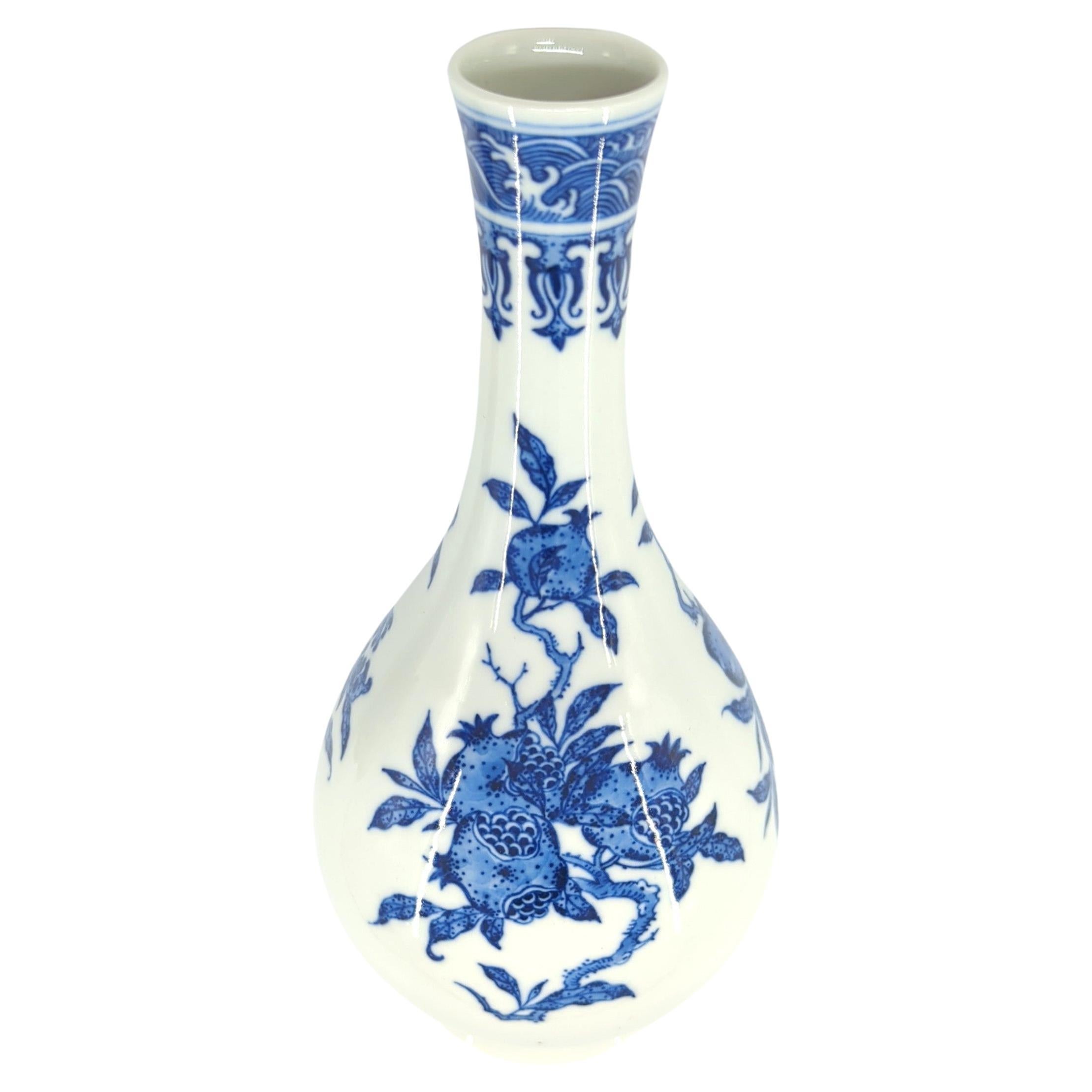 Fine Chinese Porcelain Underglaze Blue White Bats Peaches Bottle Vase Stand 20c For Sale 5