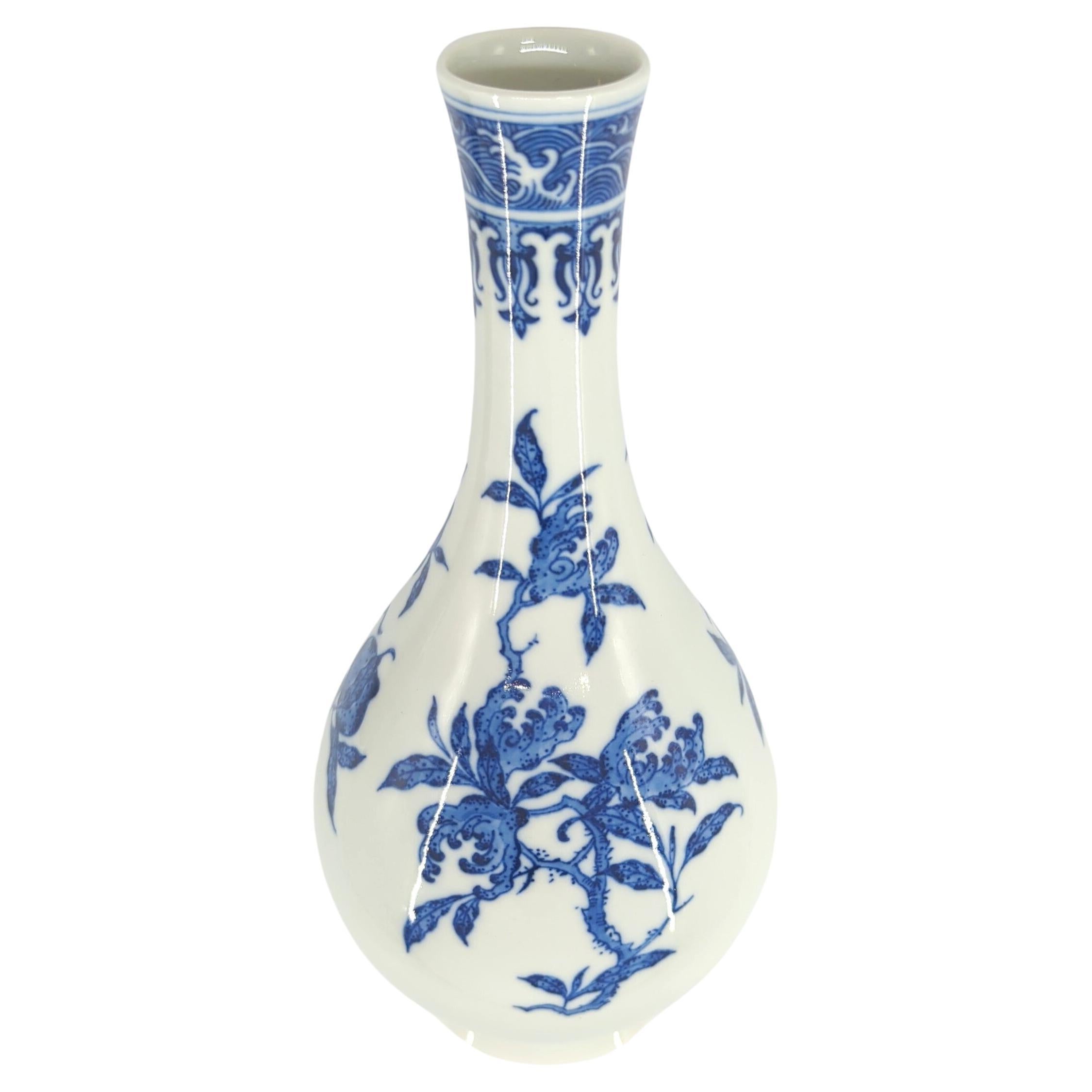 Fine Chinese Porcelain Underglaze Blue White Bats Peaches Bottle Vase Stand 20c For Sale 4