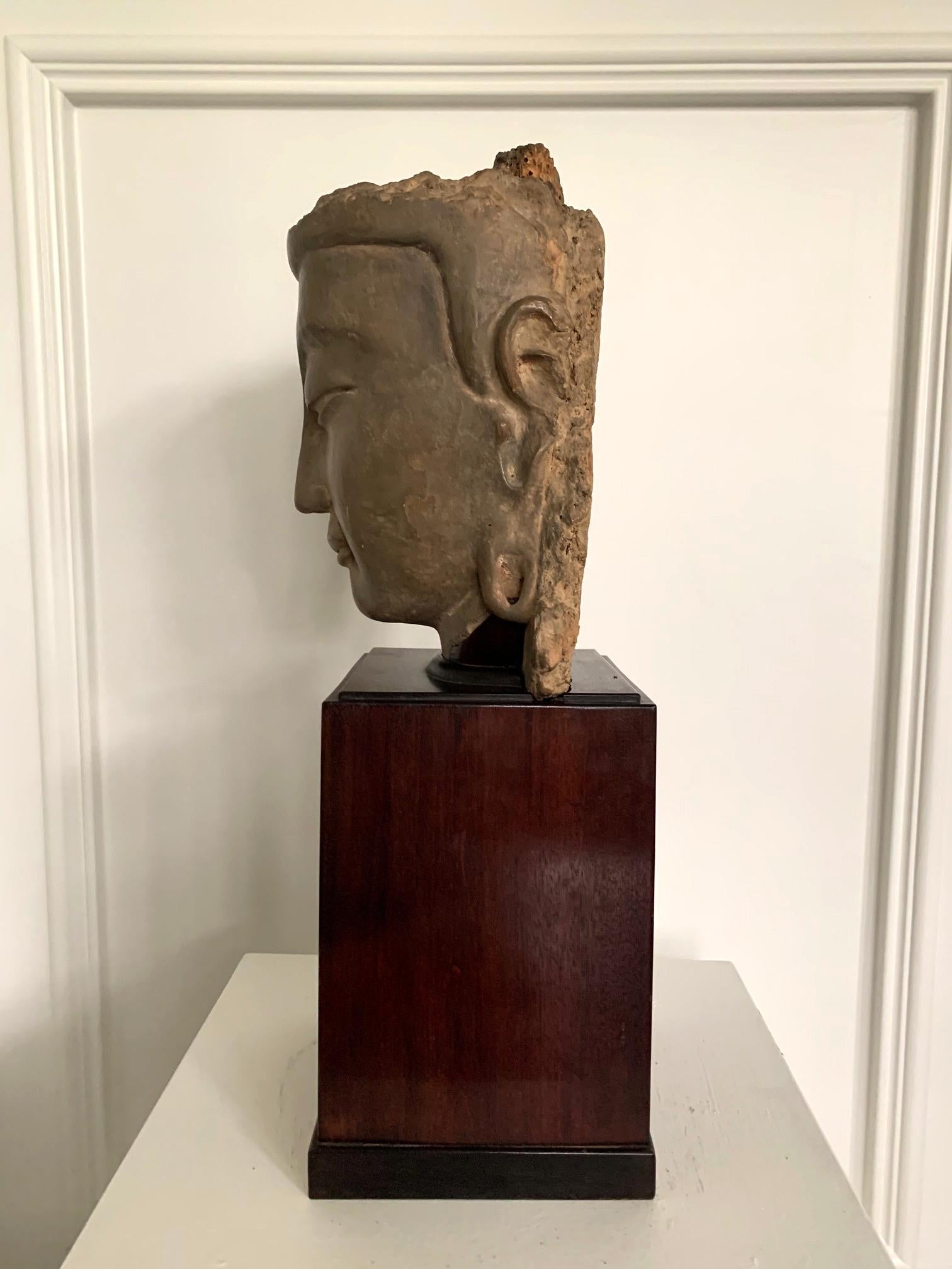 Archaistic Fine Chinese Stucco Head of Bodhisattva Southern Dynasties For Sale