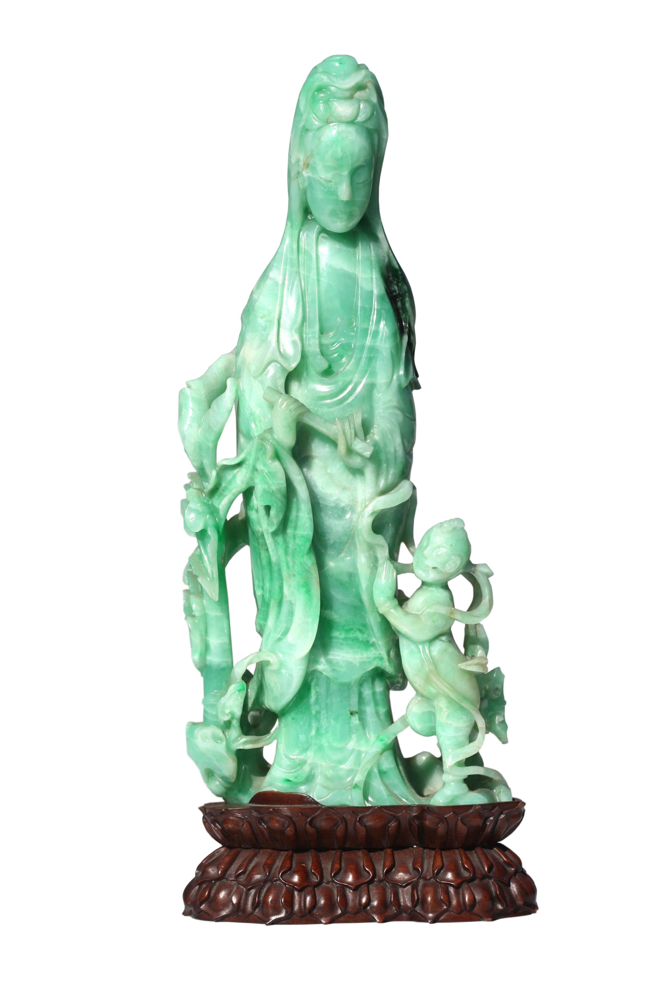 Fine Chinese Transparent Emerald and Pale Green Jadeite Quanyin For Sale 8