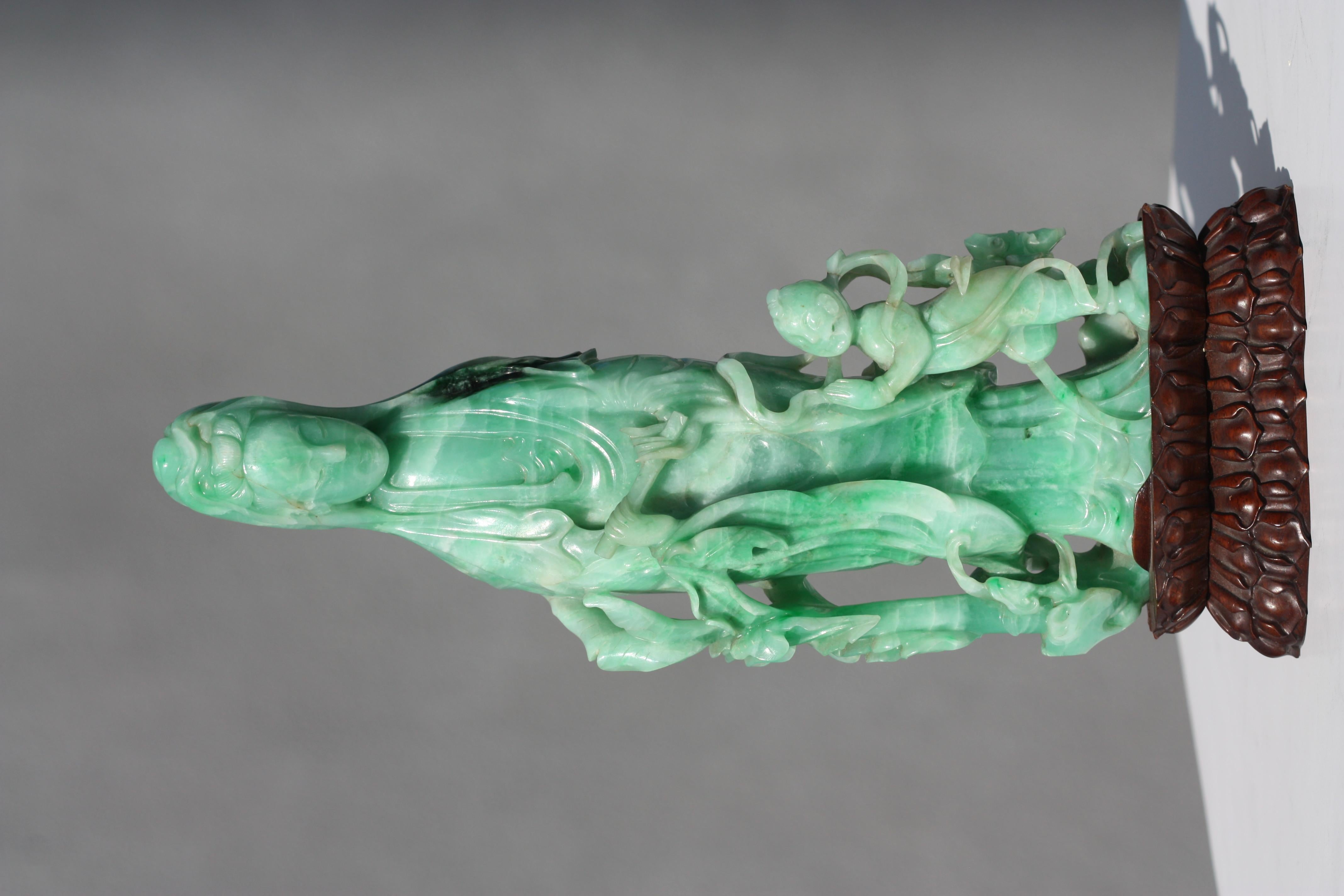 Fine Chinese Transparent Emerald and Pale Green Jadeite Quanyin For Sale 4