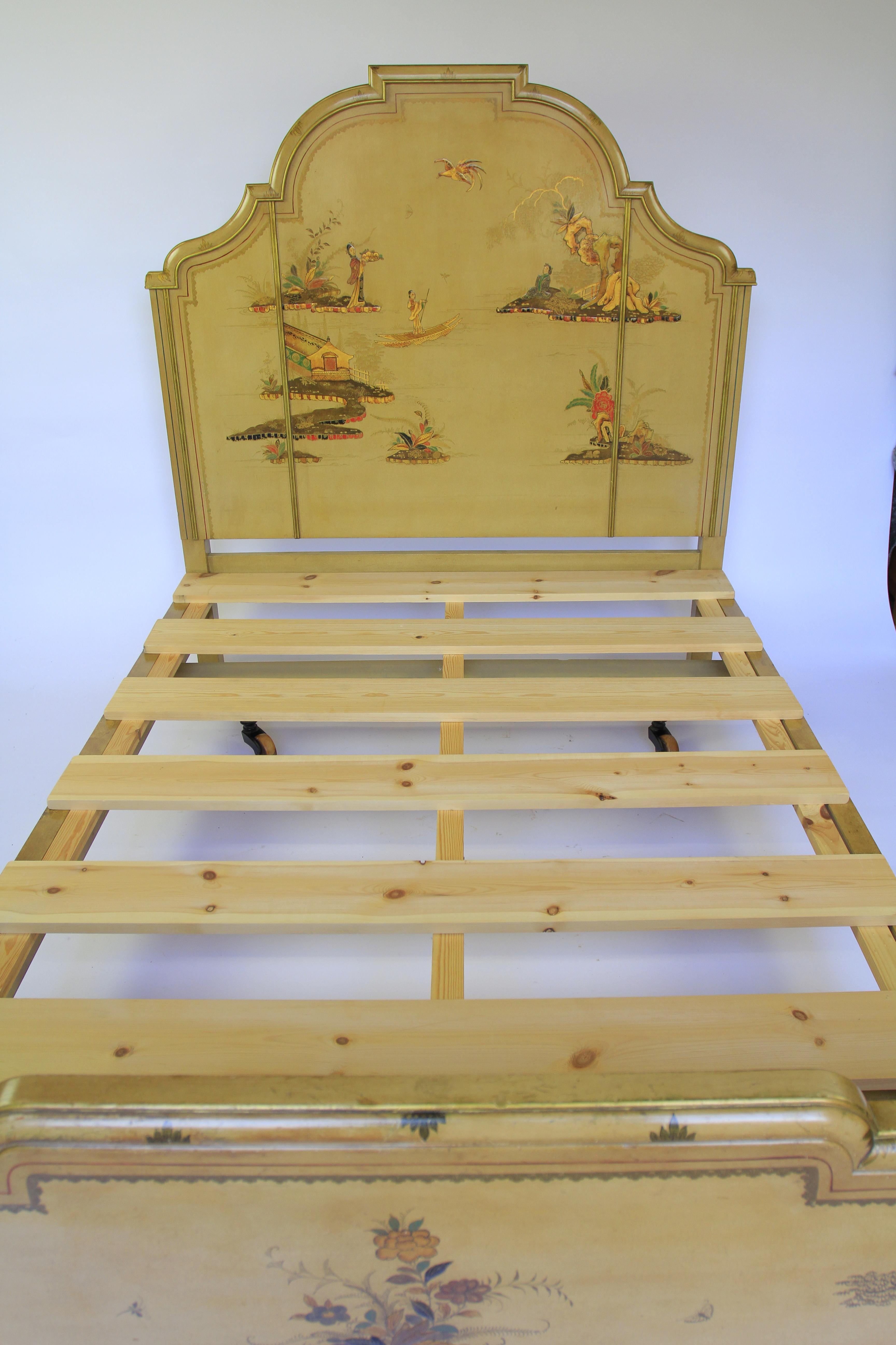 Fine Chinoiserie Decorated 8 piece Bedroom Suite circa 1900 For Sale 1
