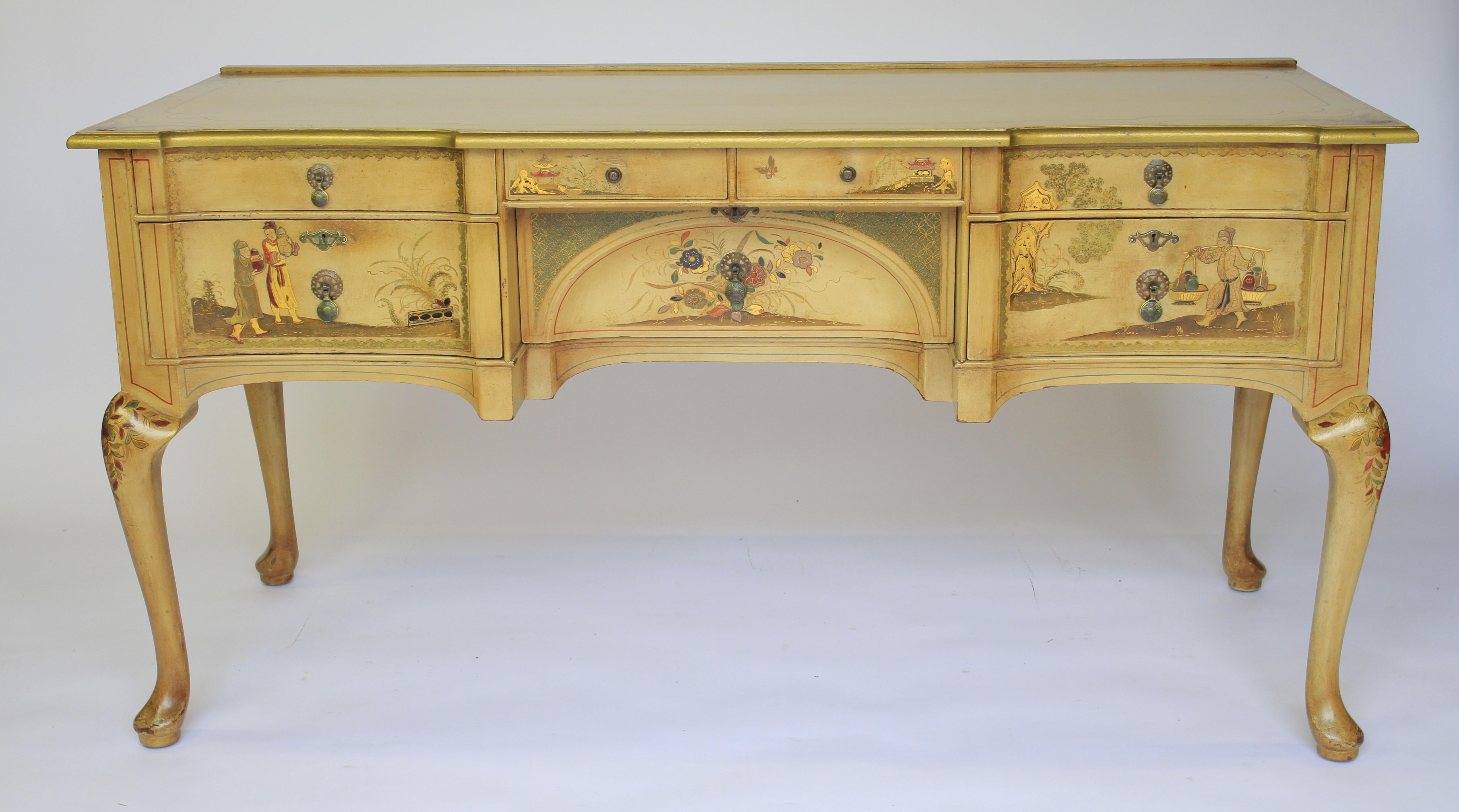 Fine Chinoiserie Decorated 8 piece Bedroom Suite circa 1900 For Sale 2