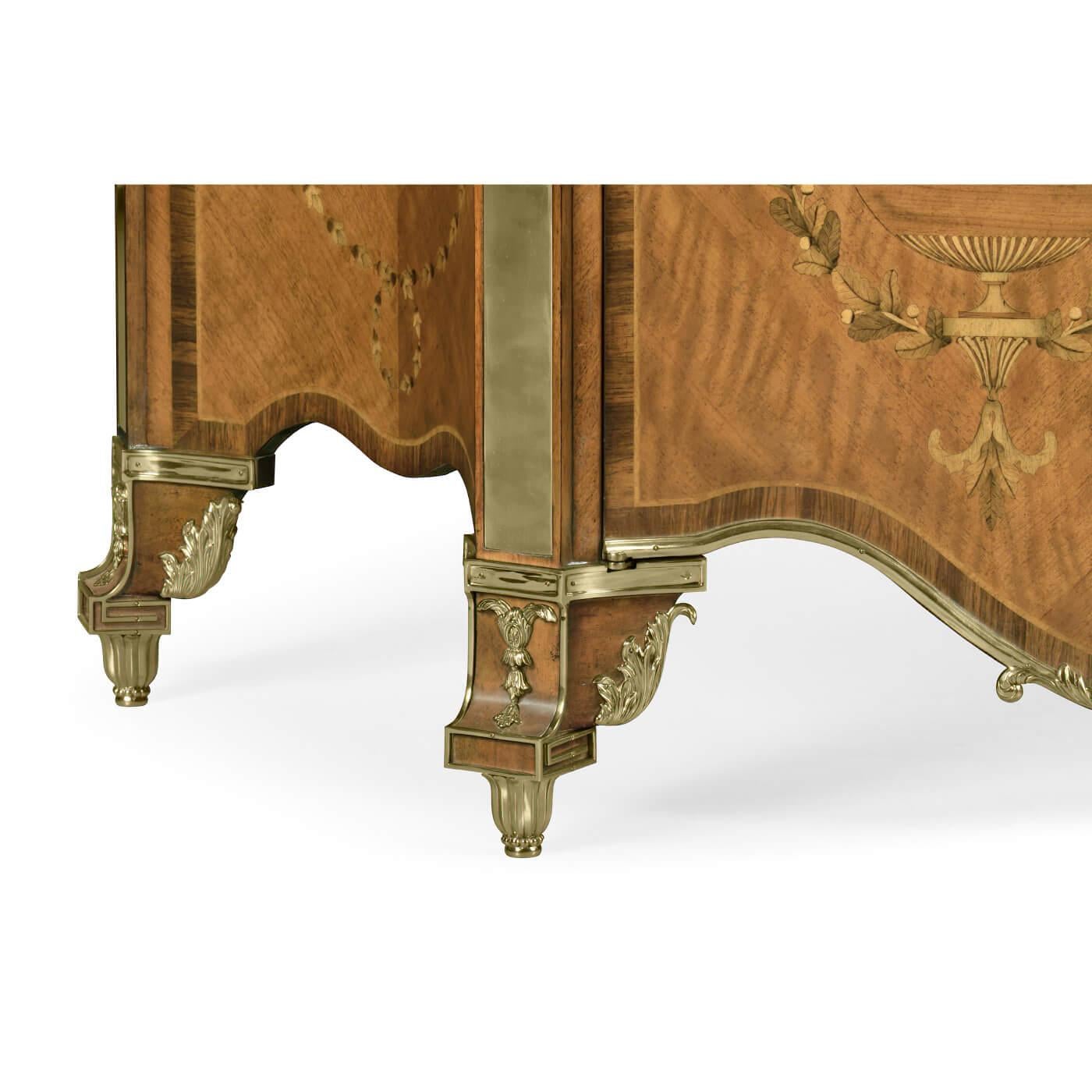 Fine Chippendale Chest of Drawers 2