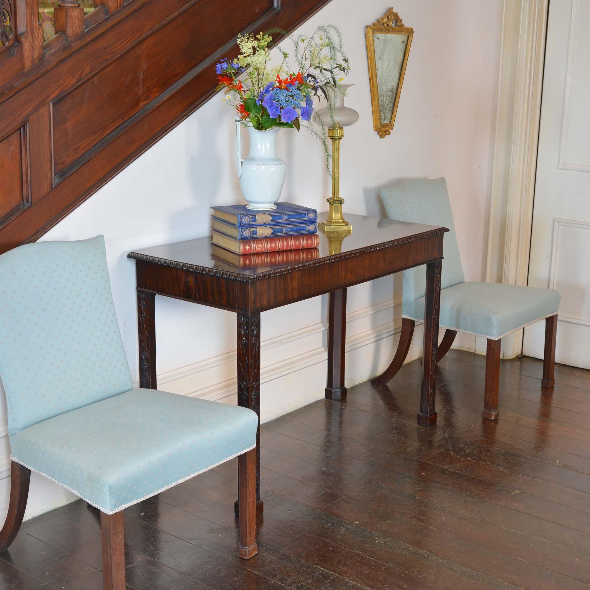 Table de service ou console en acajou de style Chippendale en vente 9