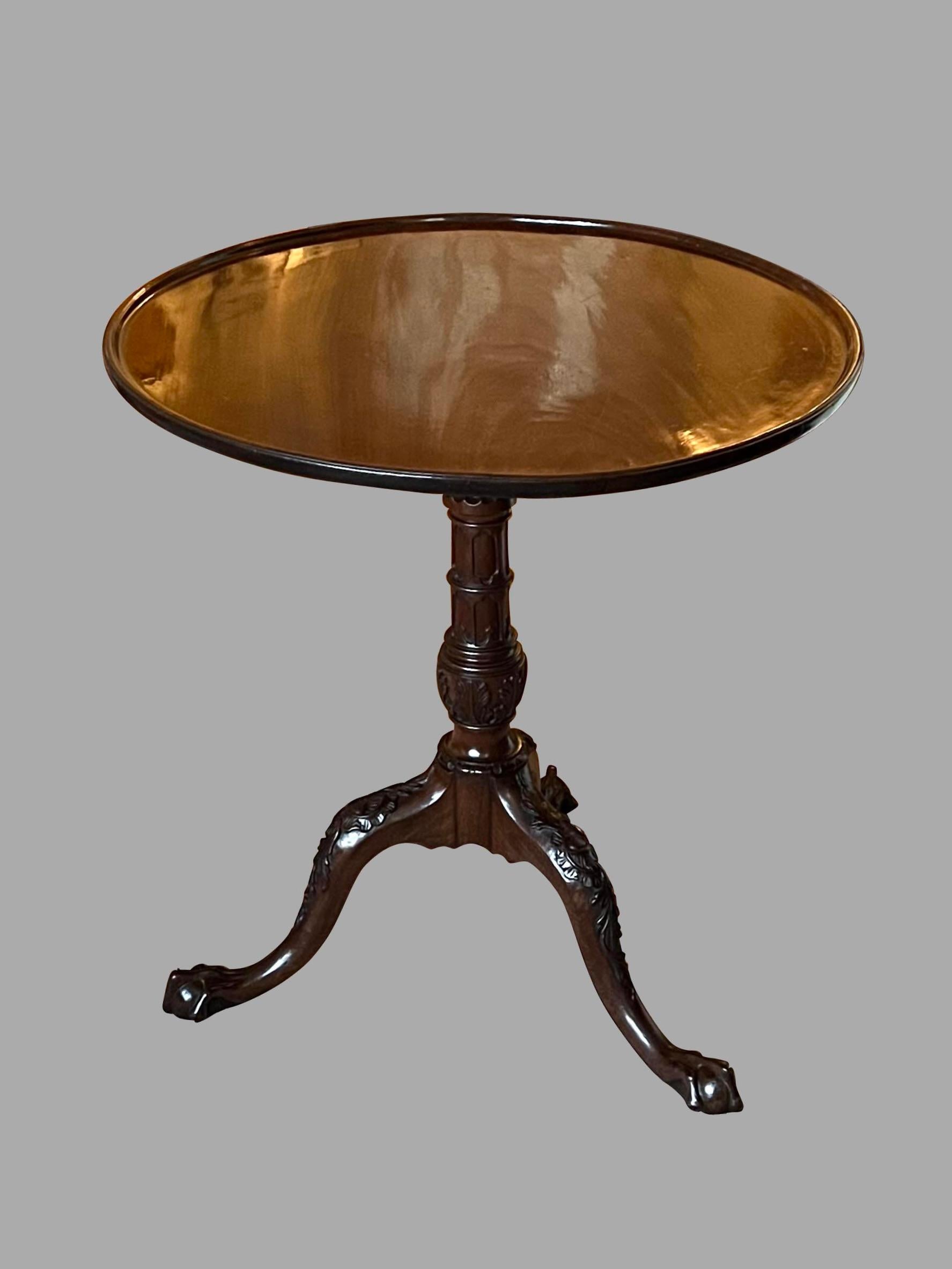 English Fine Chippendale Mahogany Tilt-Top Table with Exquisitely  Carved Standard For Sale
