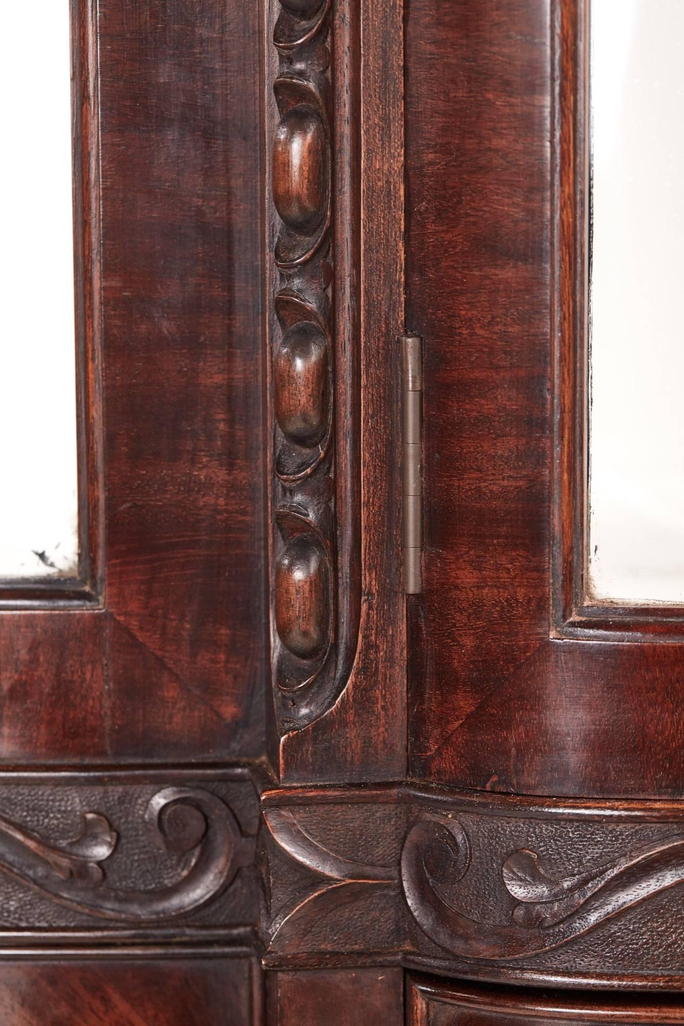 Fine Chippendale Revival Carved Mahogany Breakfront Display Cabinet 9