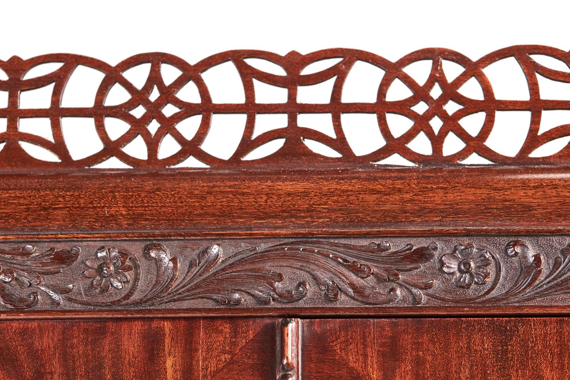 Fine Chippendale Revival Carved Mahogany Breakfront Display Cabinet In Excellent Condition In Stutton, GB