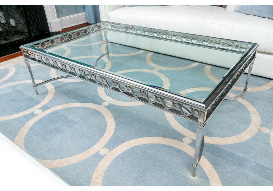 Table de cocktail en chrome et verre dans le style de John Boone en vente 2