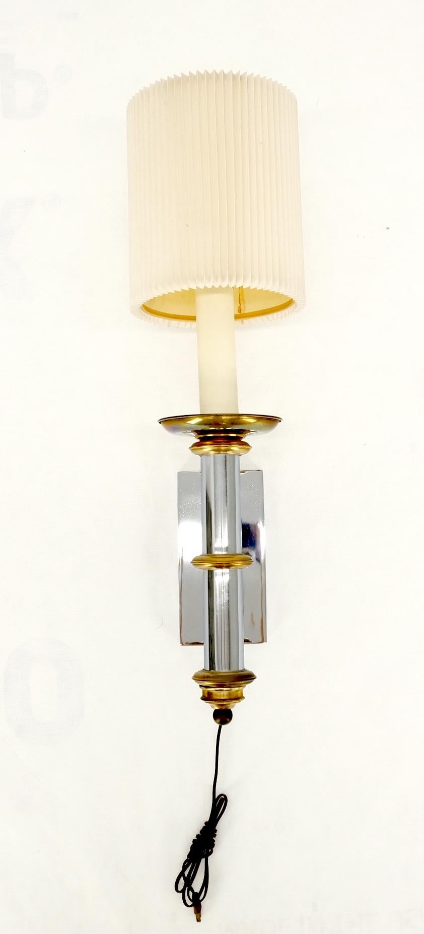 Fine Chrome Brass Mid Century Modern Sconce Light Fixture Lamp In Good Condition For Sale In Rockaway, NJ