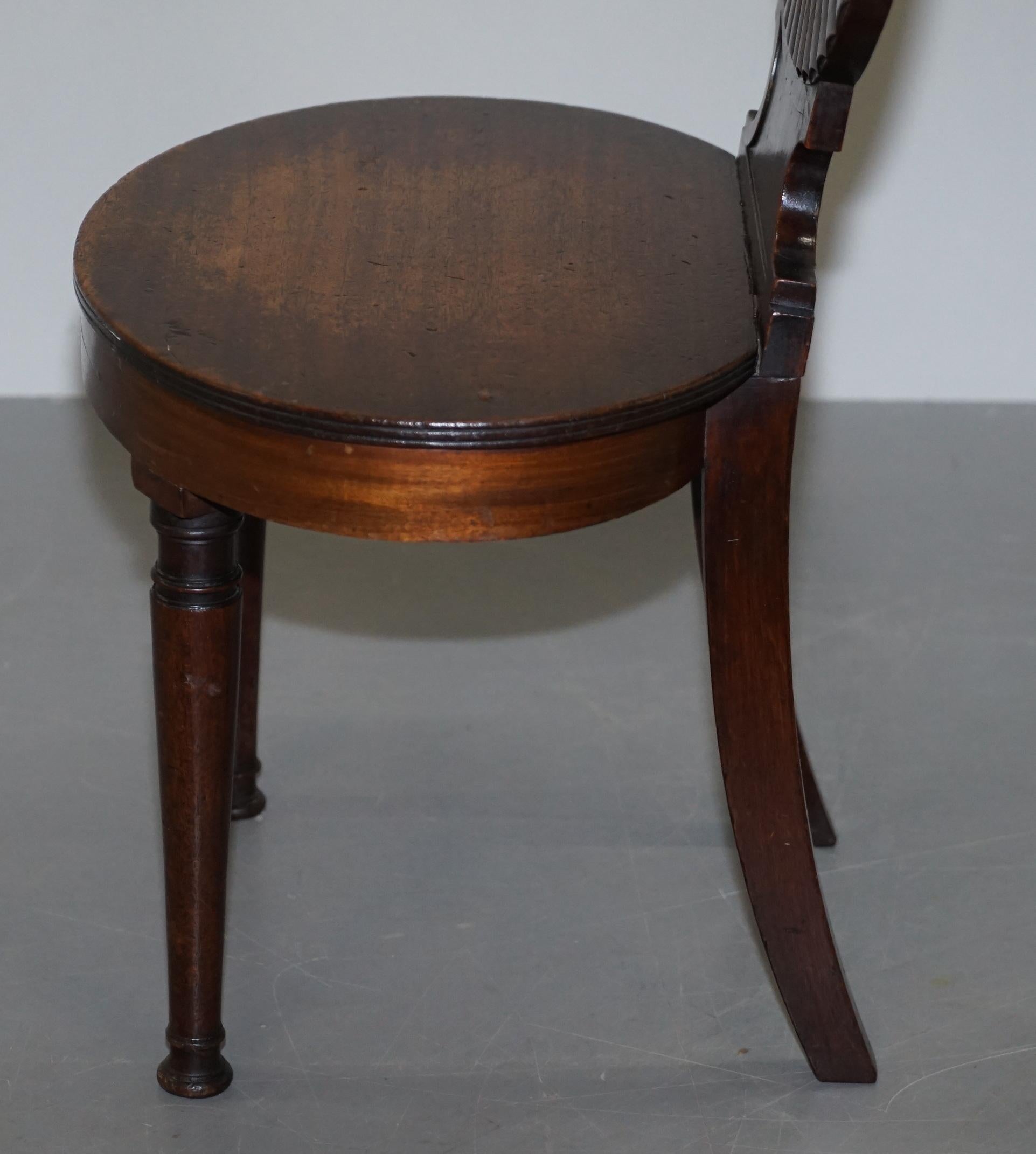 Fine circa 1780 Georgian Shell Back Hall Chair Gillows of Lancaster Attributed For Sale 7