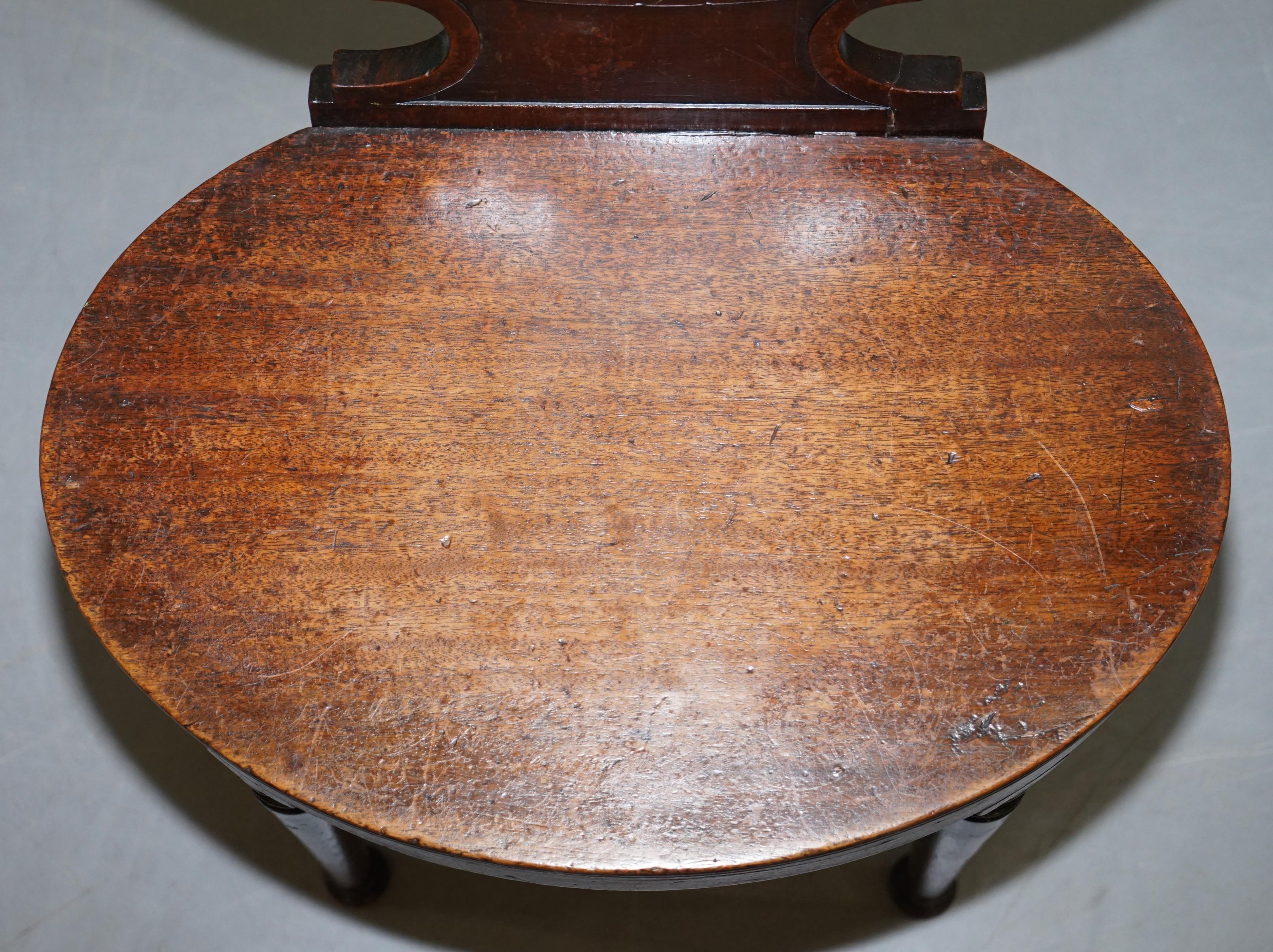 Hardwood Fine circa 1780 Georgian Shell Back Hall Chair Gillows of Lancaster Attributed For Sale