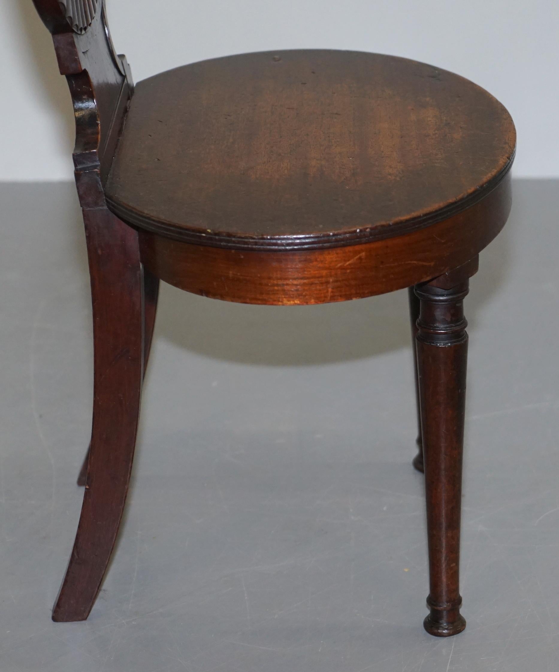 Fine circa 1780 Georgian Shell Back Hall Chair Gillows of Lancaster Attributed For Sale 3