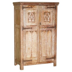 FINE CIRCA 1930'S TUDOR FURNITURE ENGLAND SOLID OAK WARDROBE PART OF LARGE SUiTE