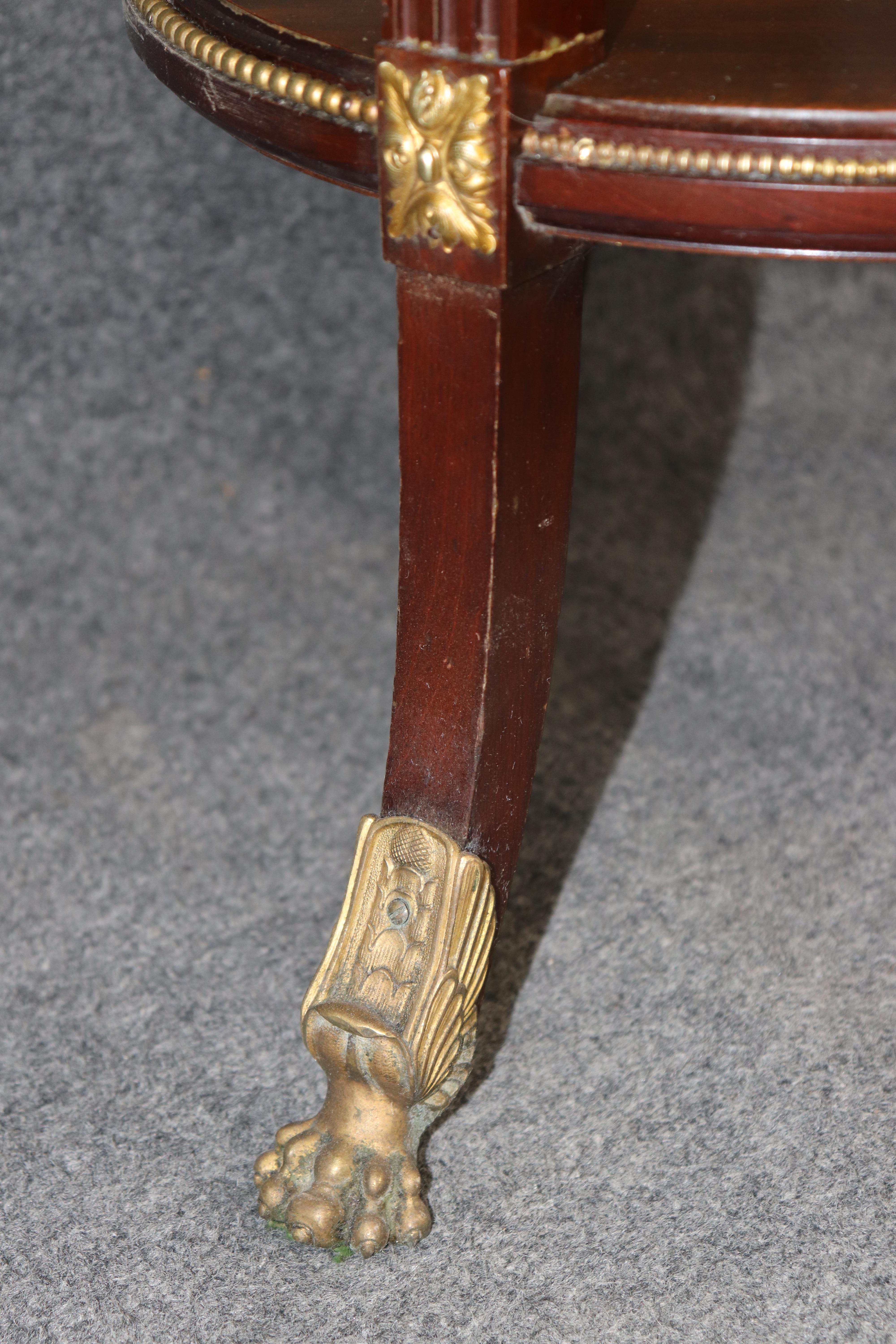 Fine Circular French Mahogany Bronze Mounted Louis XV Style Vitrine Table For Sale 5