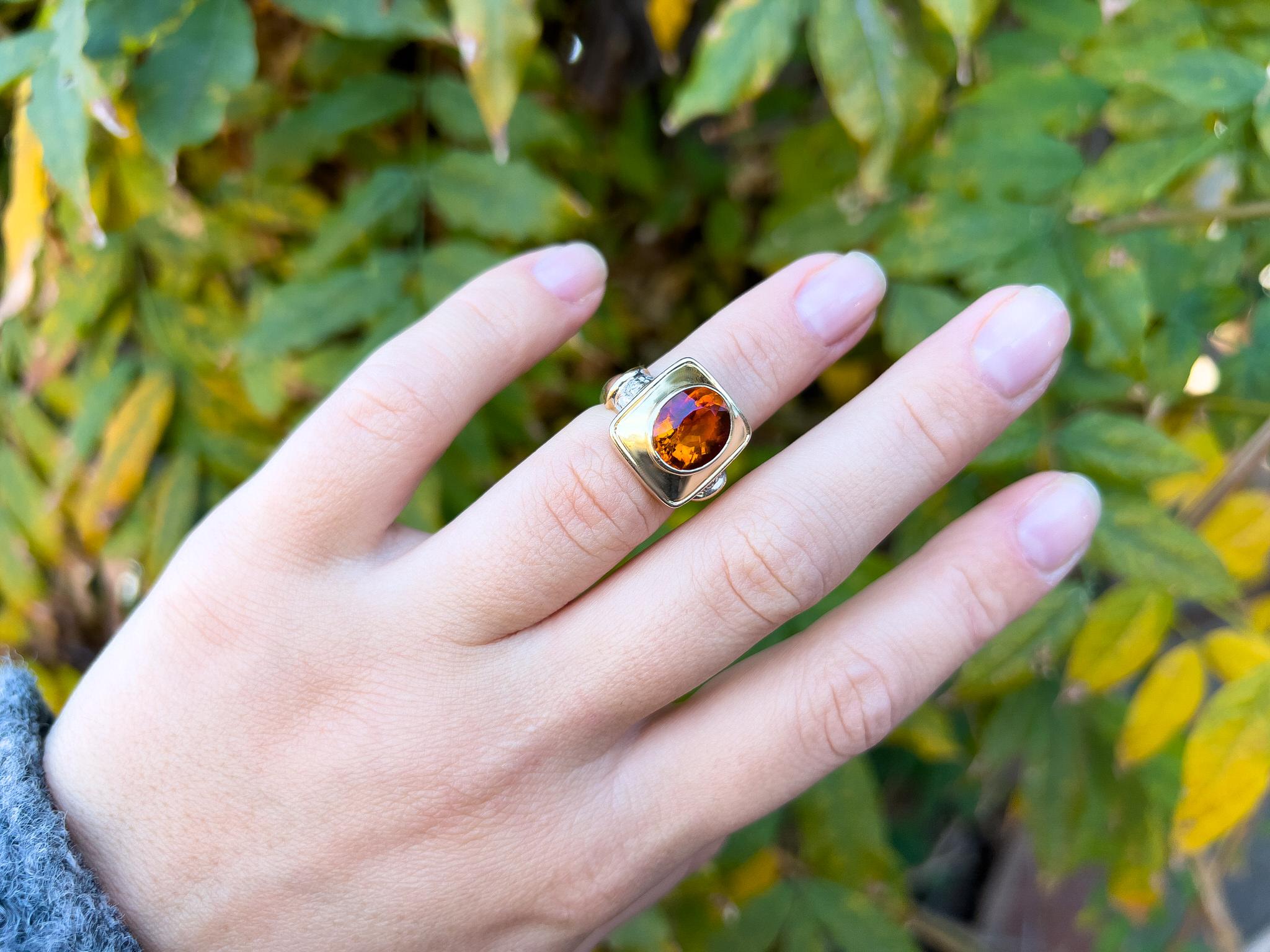 Oval Cut Fine Citrine Ring With Diamonds 4 Carats 18K Yellow Gold For Sale