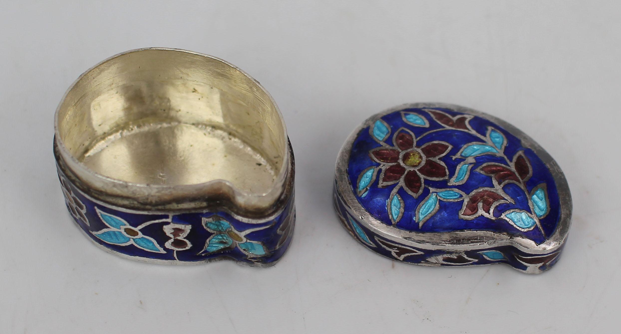 Argent sterling Cloisonné fin  Boîte à pilules en émail et argent en vente