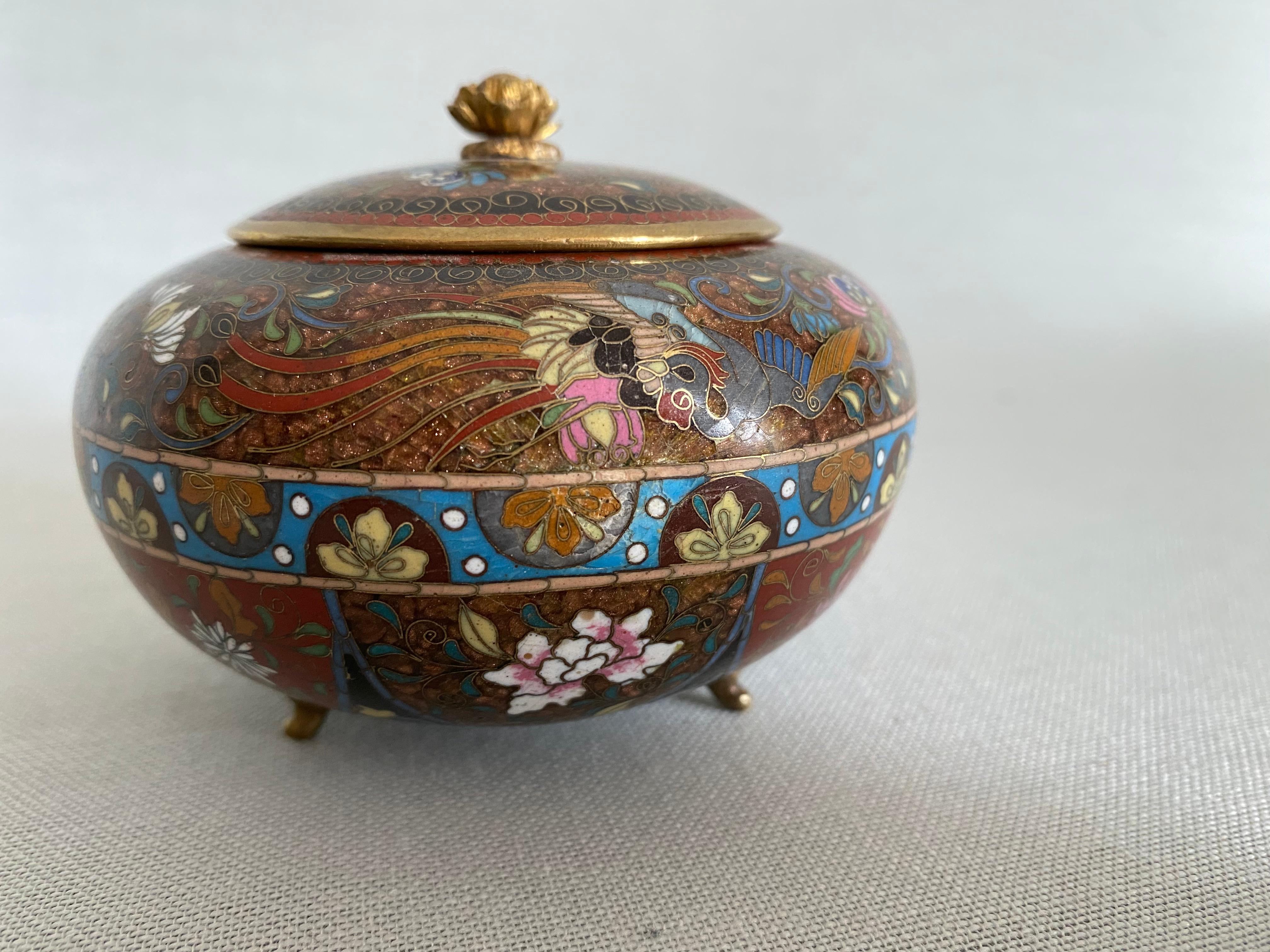 Boîte à couvercle en cloisonné, Japon, ère Meiji, avec décor de Phoenix en vente 8
