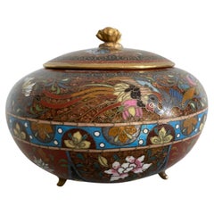 Scatola con coperchio in cloisonne, Giappone, epoca Meiji, con decorazione a fenice