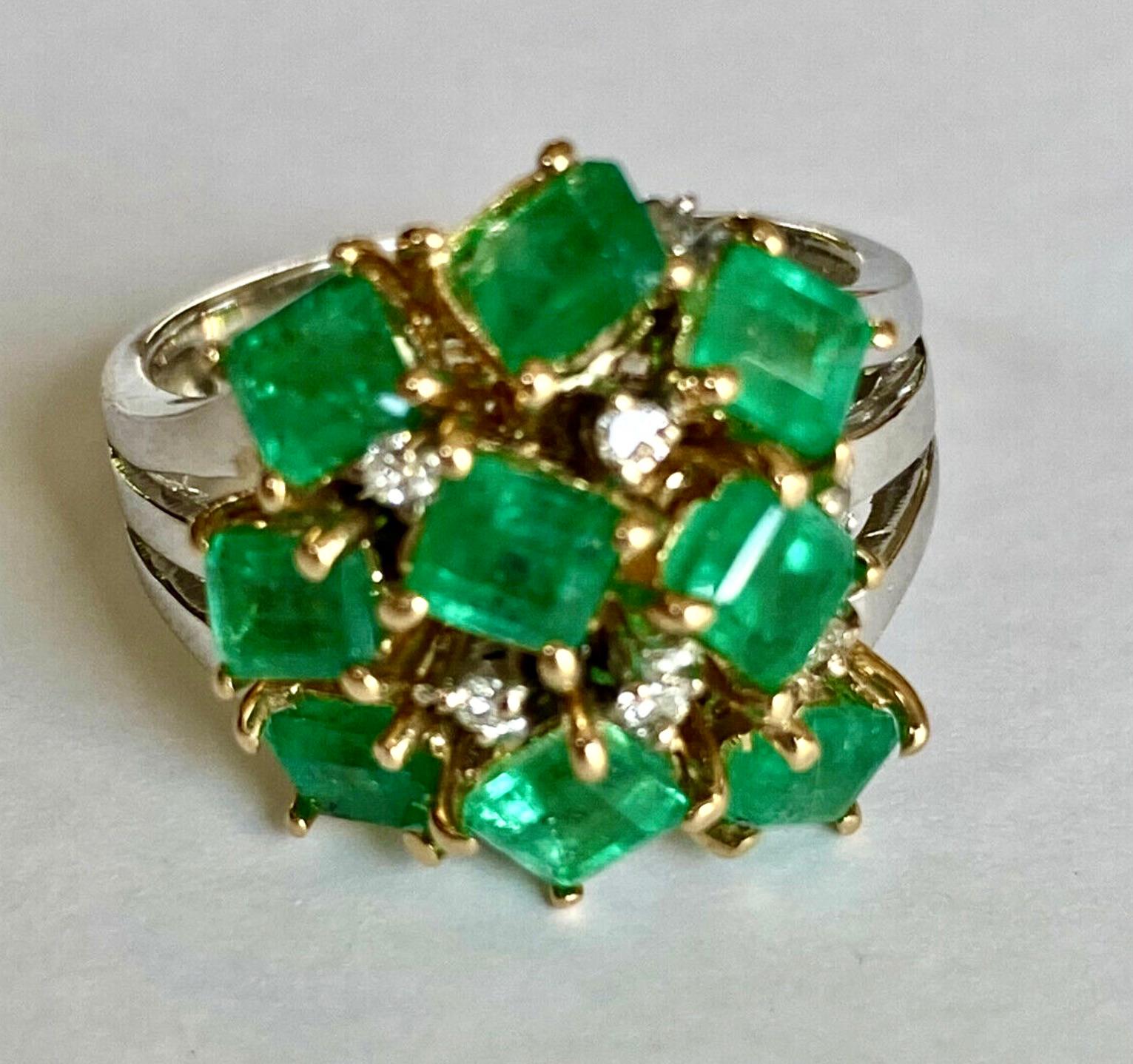 Fine Cocktail Retro Style Colombian Emerald Ring 18K For Sale 2